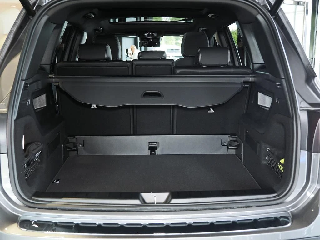 Mercedes-Benz-GLB 200-image-17