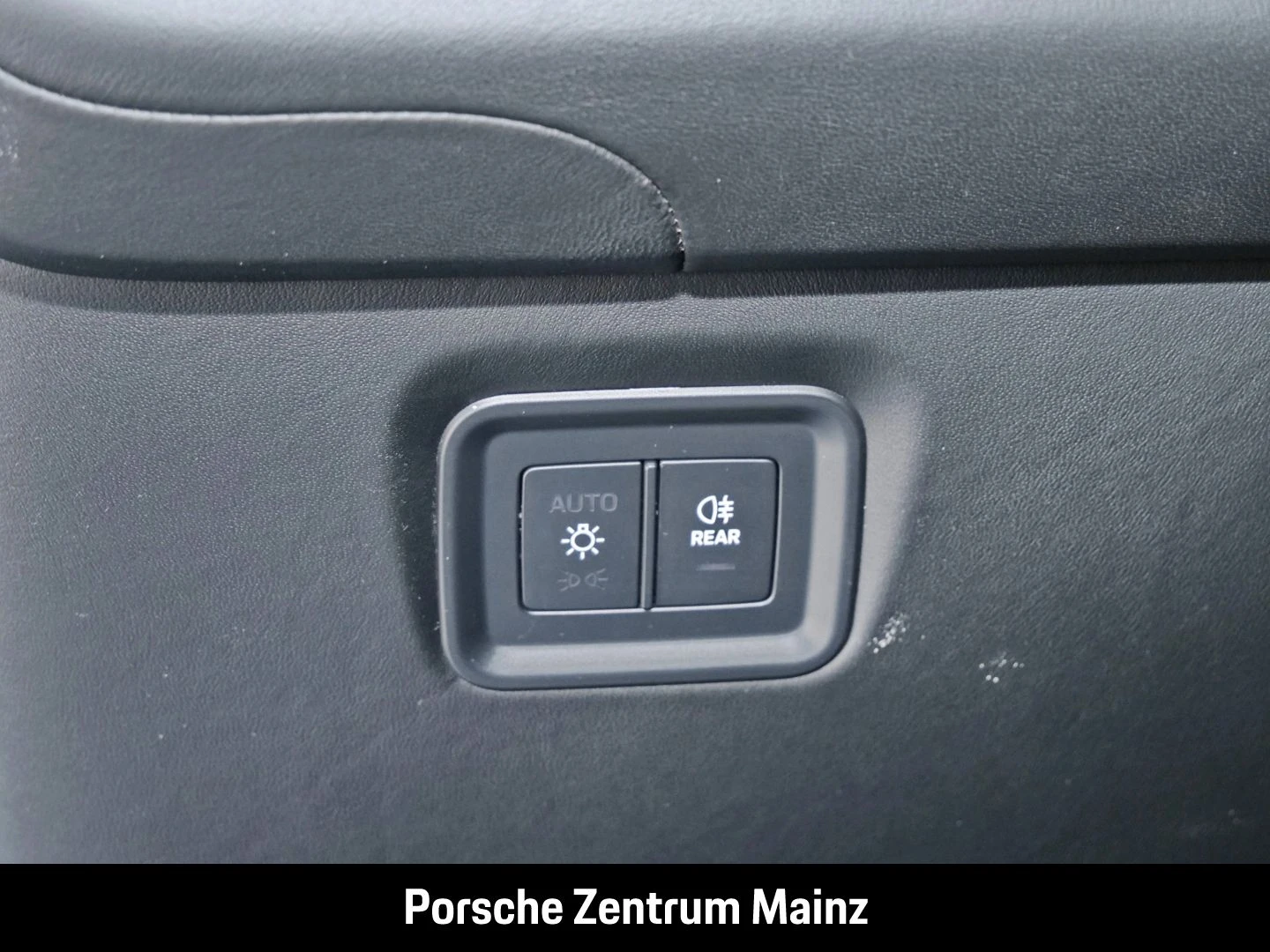 Porsche-Cayenne-image-26