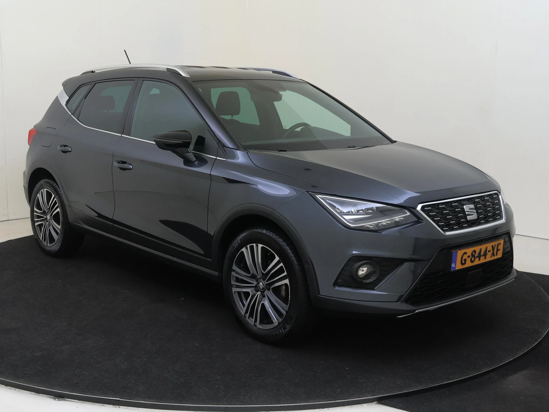 SEAT-Arona-image-1