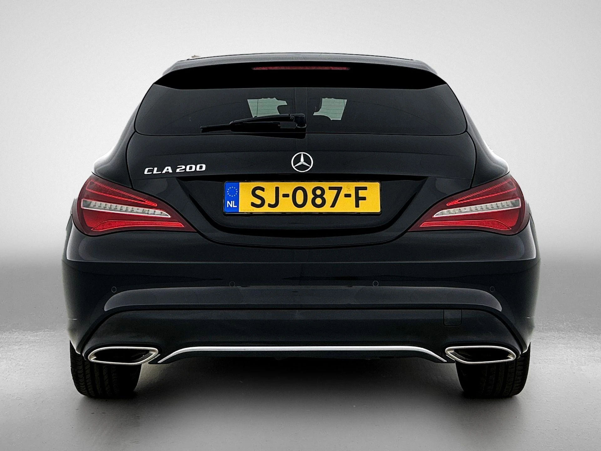 Mercedes-Benz-CLA-image-2