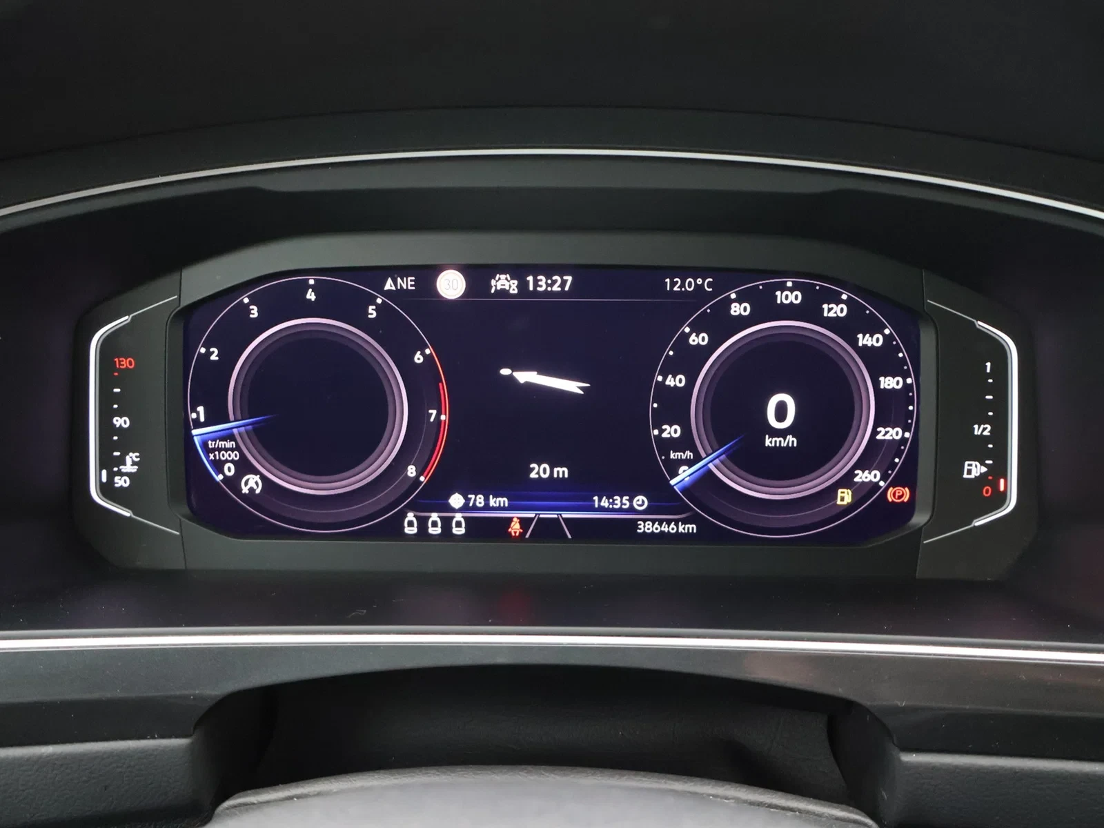 Volkswagen-Tiguan-image-18