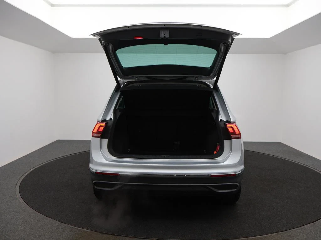 Volkswagen-Tiguan-image-16