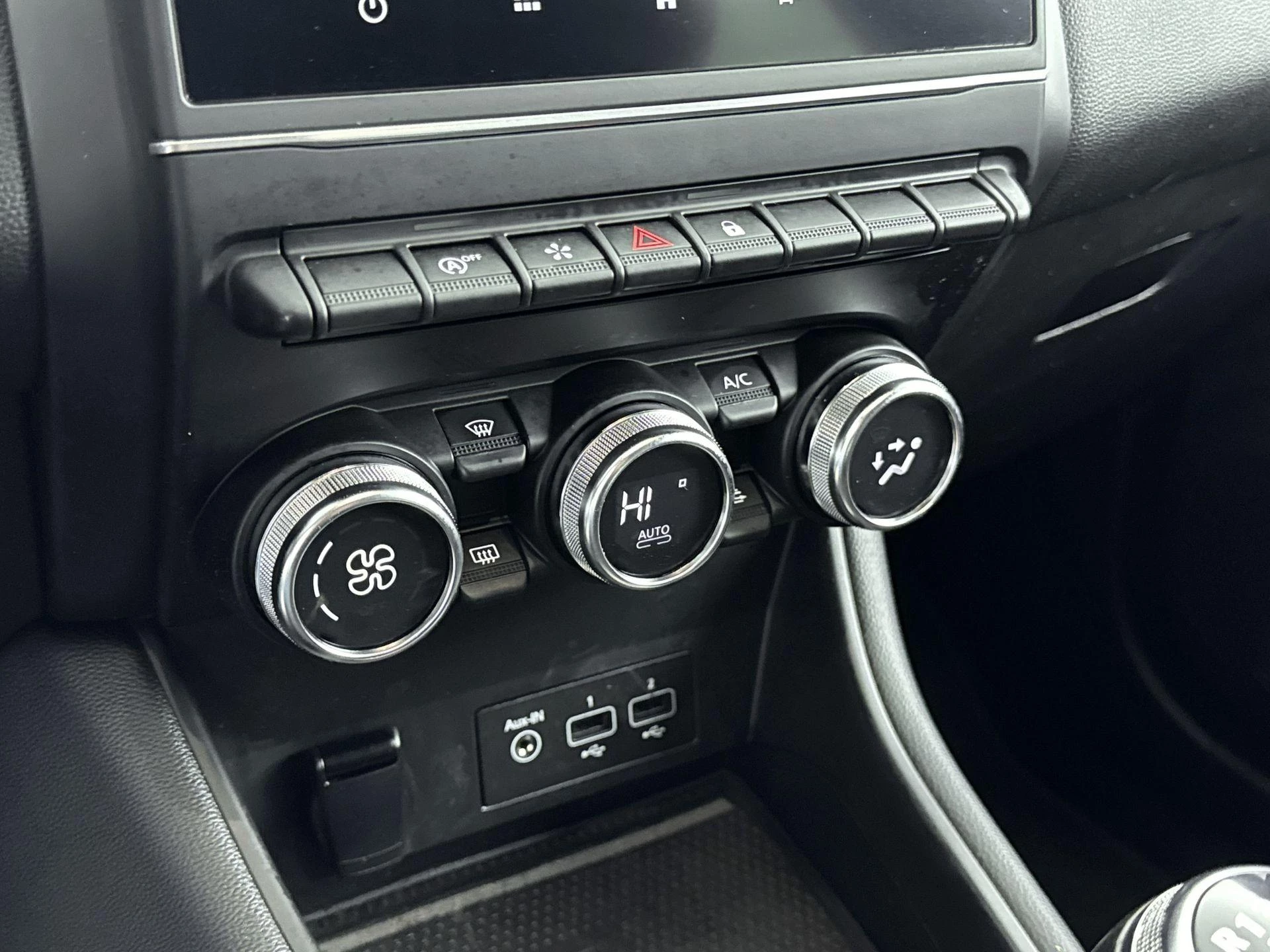 Renault-Captur-image-18