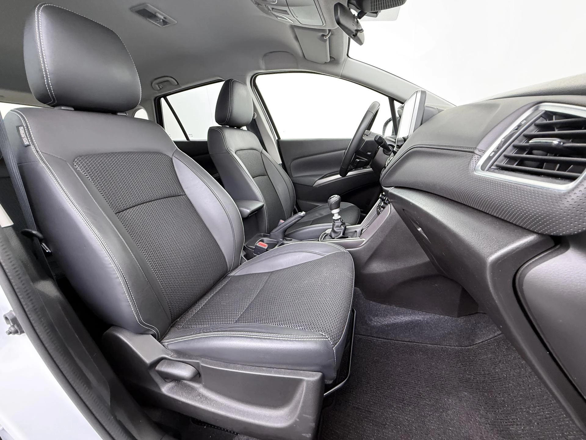 Suzuki-S-Cross-image-35