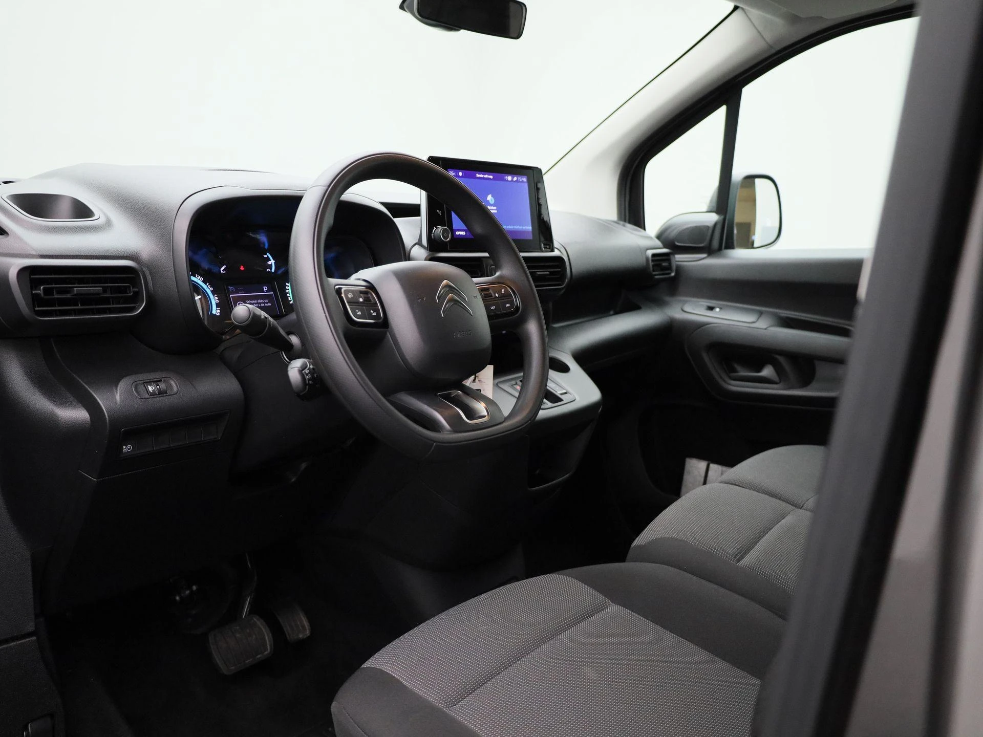 Citroën-ë-Berlingo-image-33
