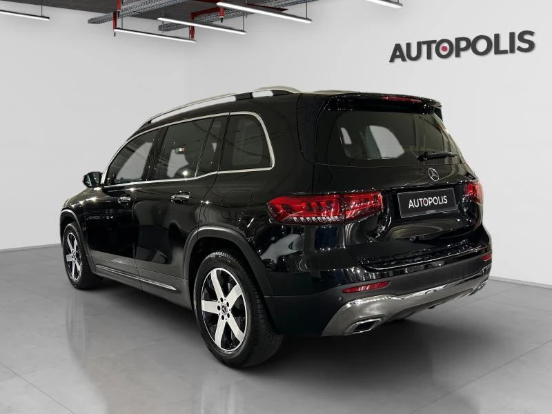 Mercedes-Benz-GLB-image-12