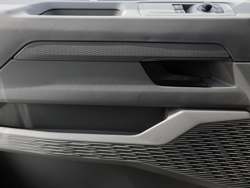 Volkswagen-Transporter-image-13