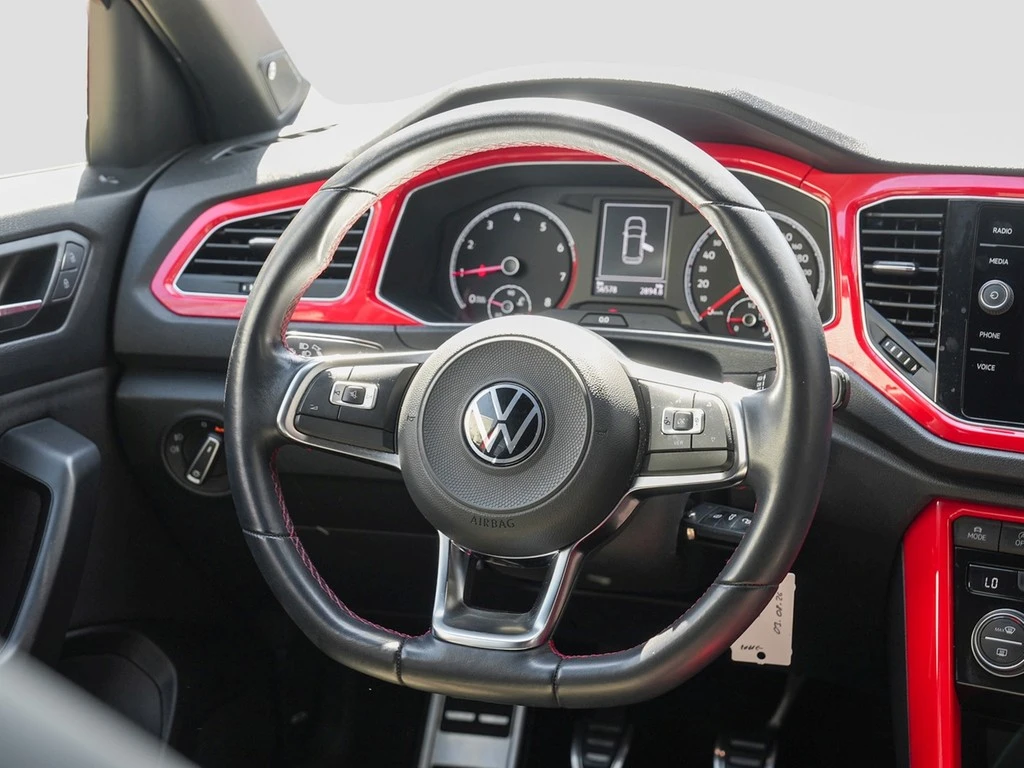 Volkswagen-T-Roc-image-13