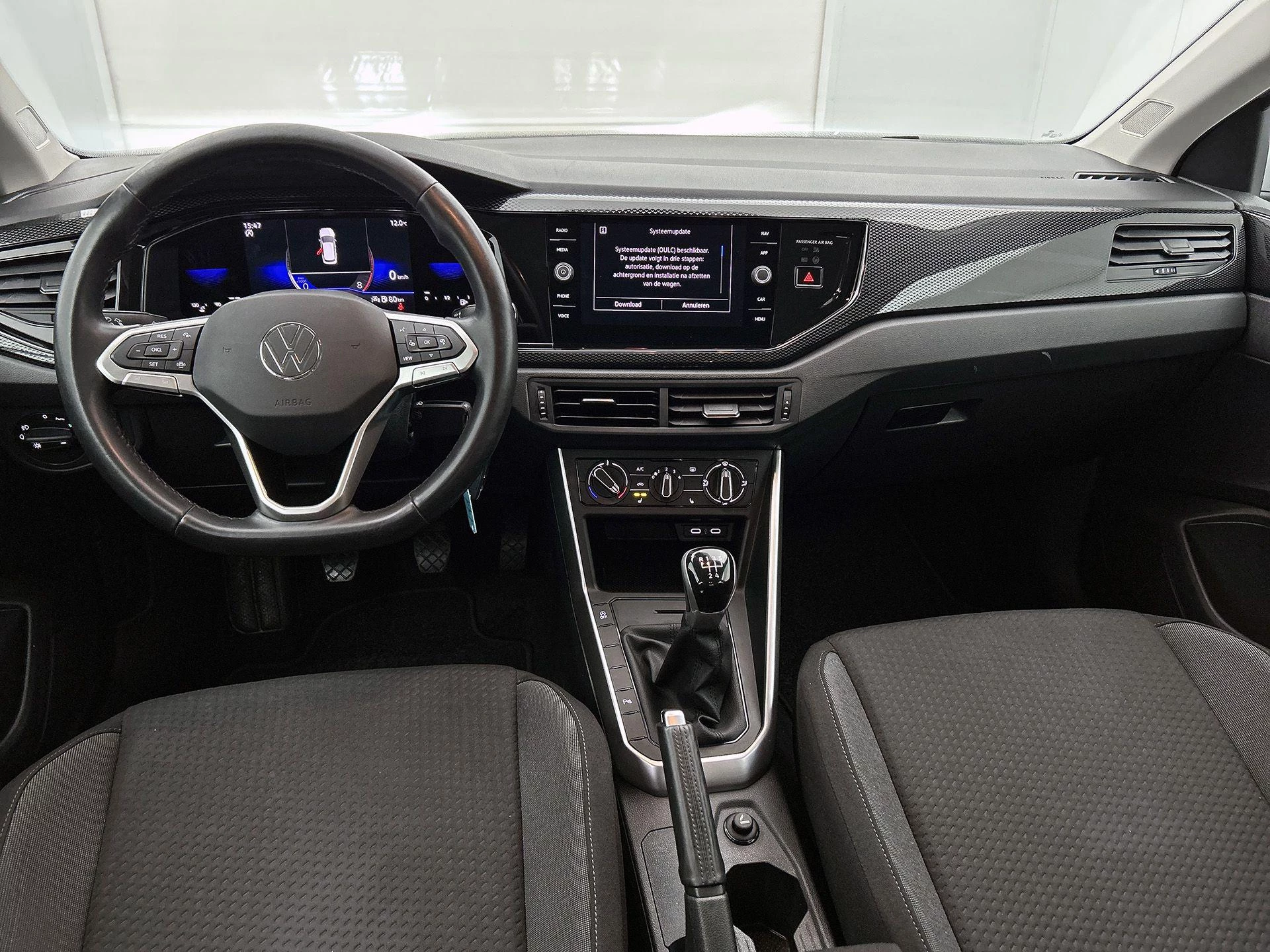 Volkswagen-Polo-image-18