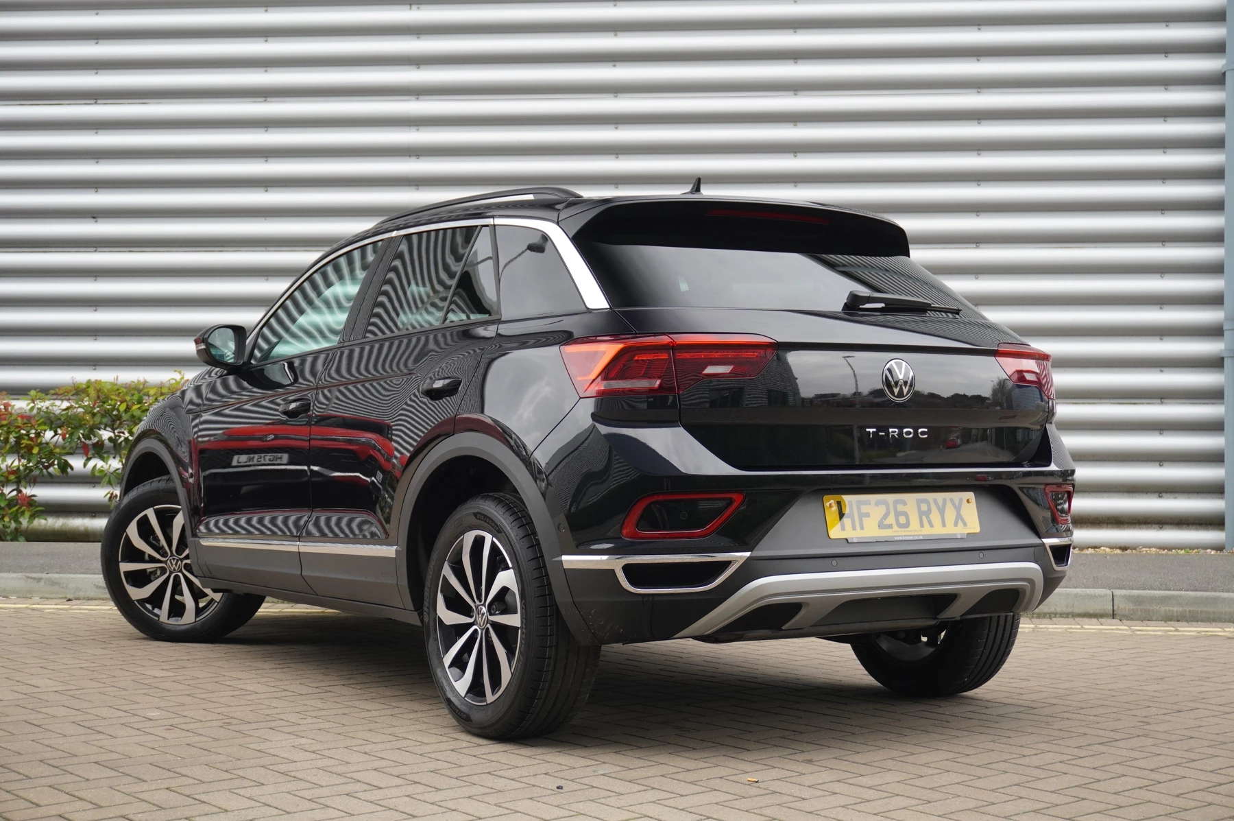 Volkswagen-T-Roc-image-2