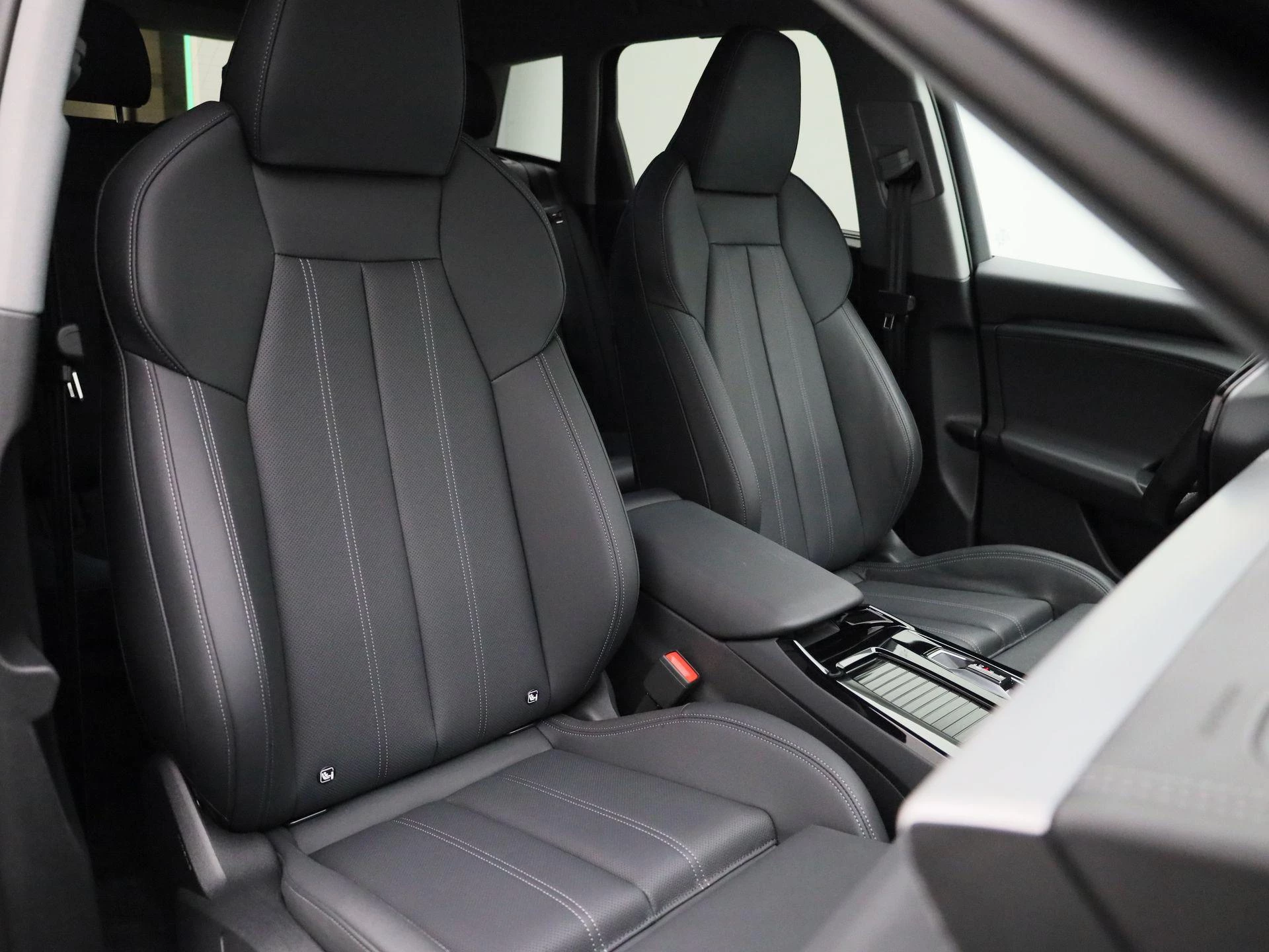 Audi-Q6 e-tron-image-50
