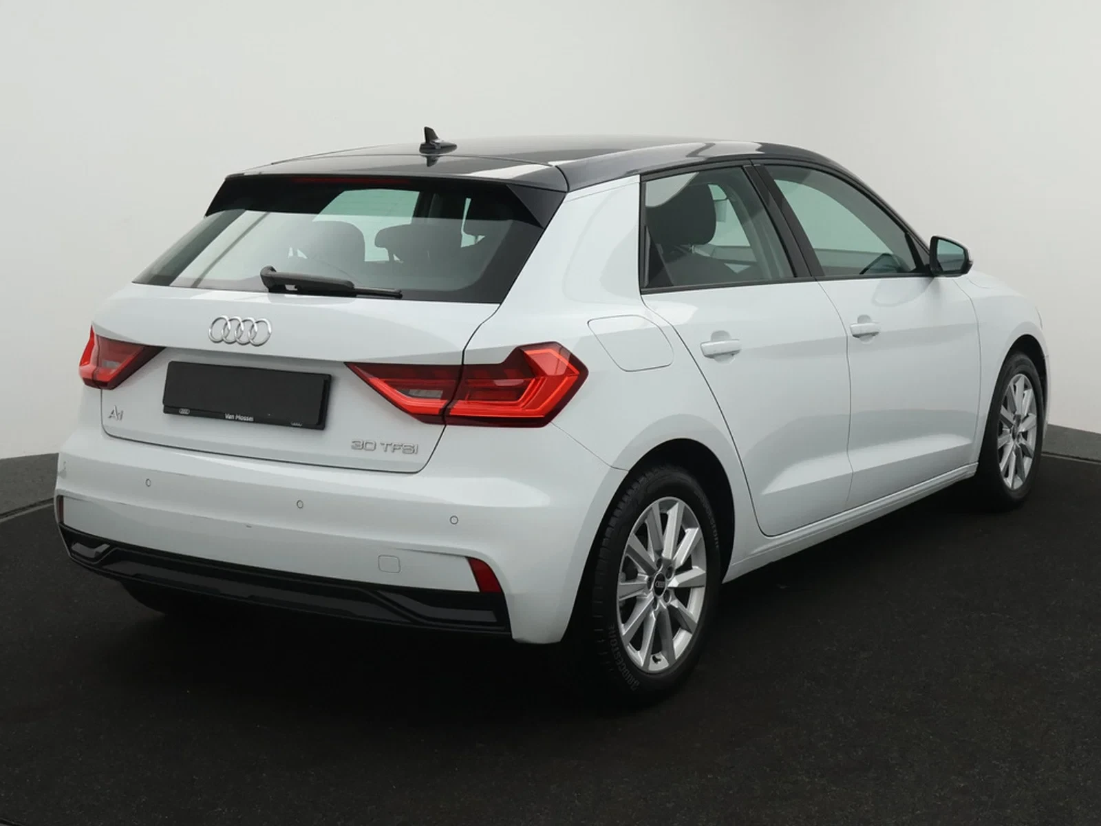 Audi-A1 Sportback-image-1
