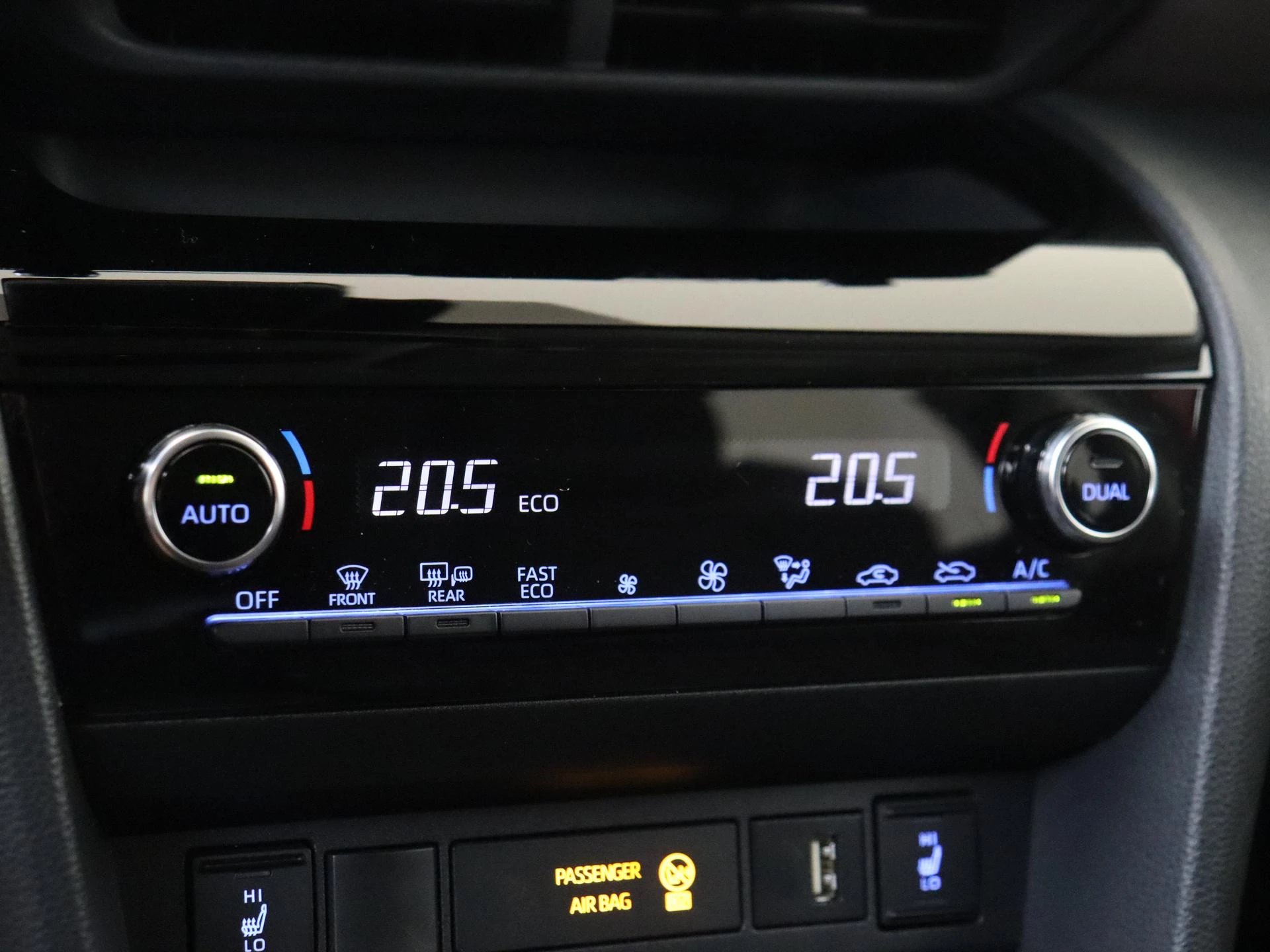 Toyota-Yaris Cross-image-21