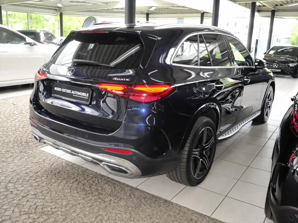 Mercedes-Benz-GLC 300 de-image-5