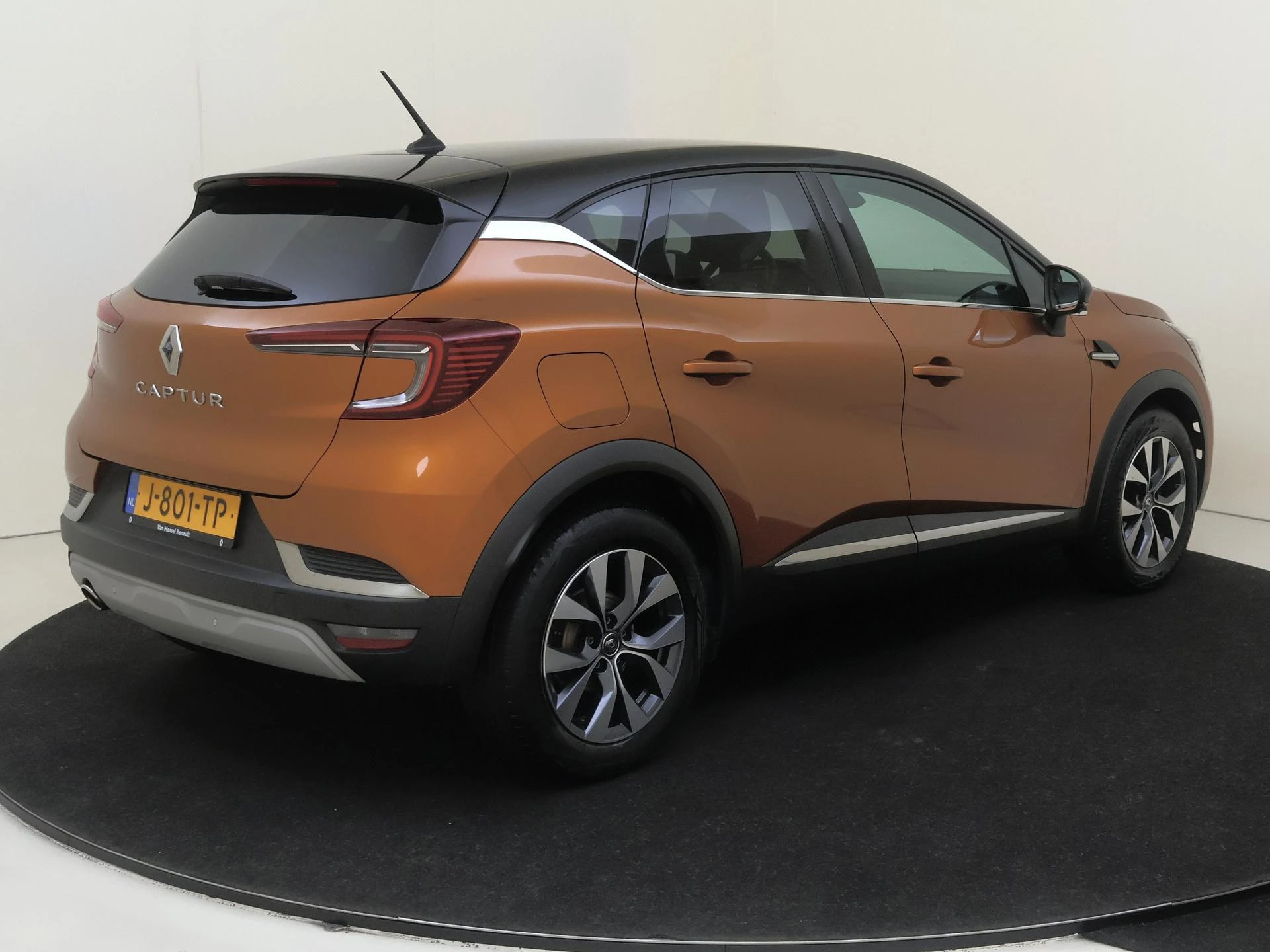 Renault-Captur-image-3