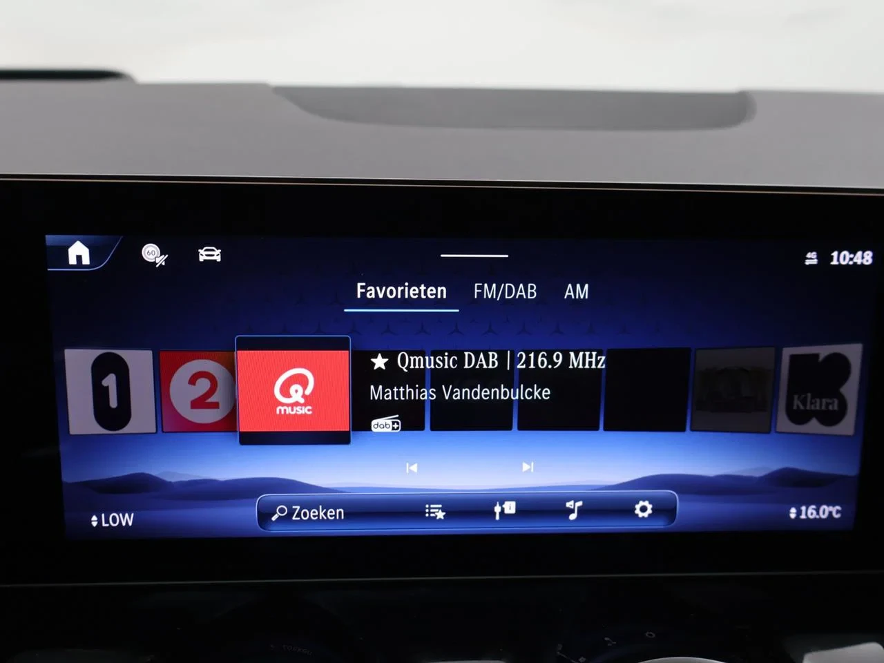Mercedes-Benz-GLA-image-17