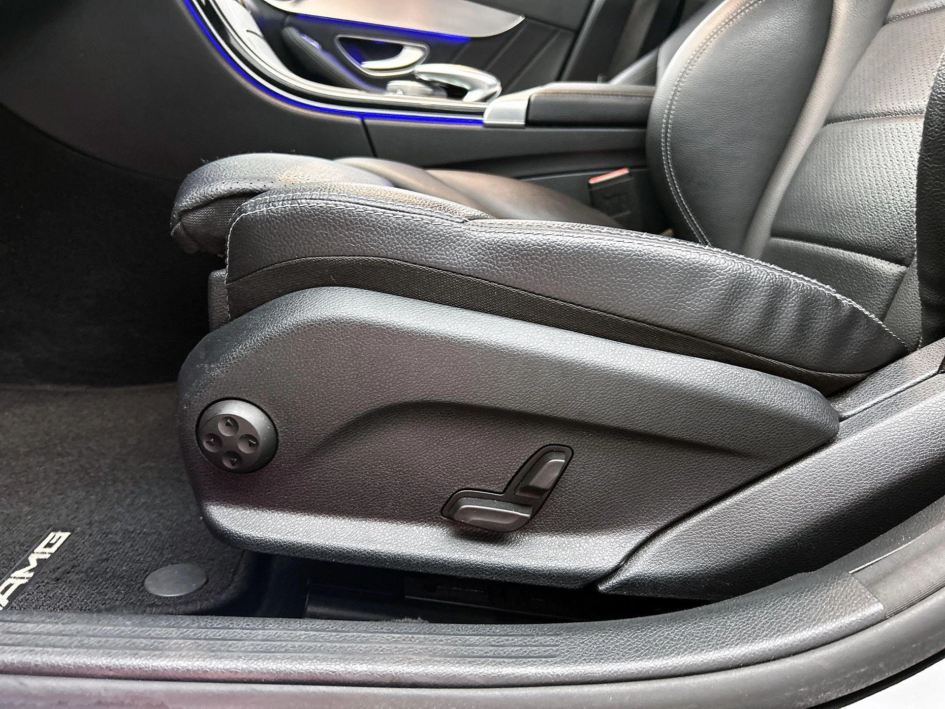 Mercedes-Benz-C-Klasse-image-22