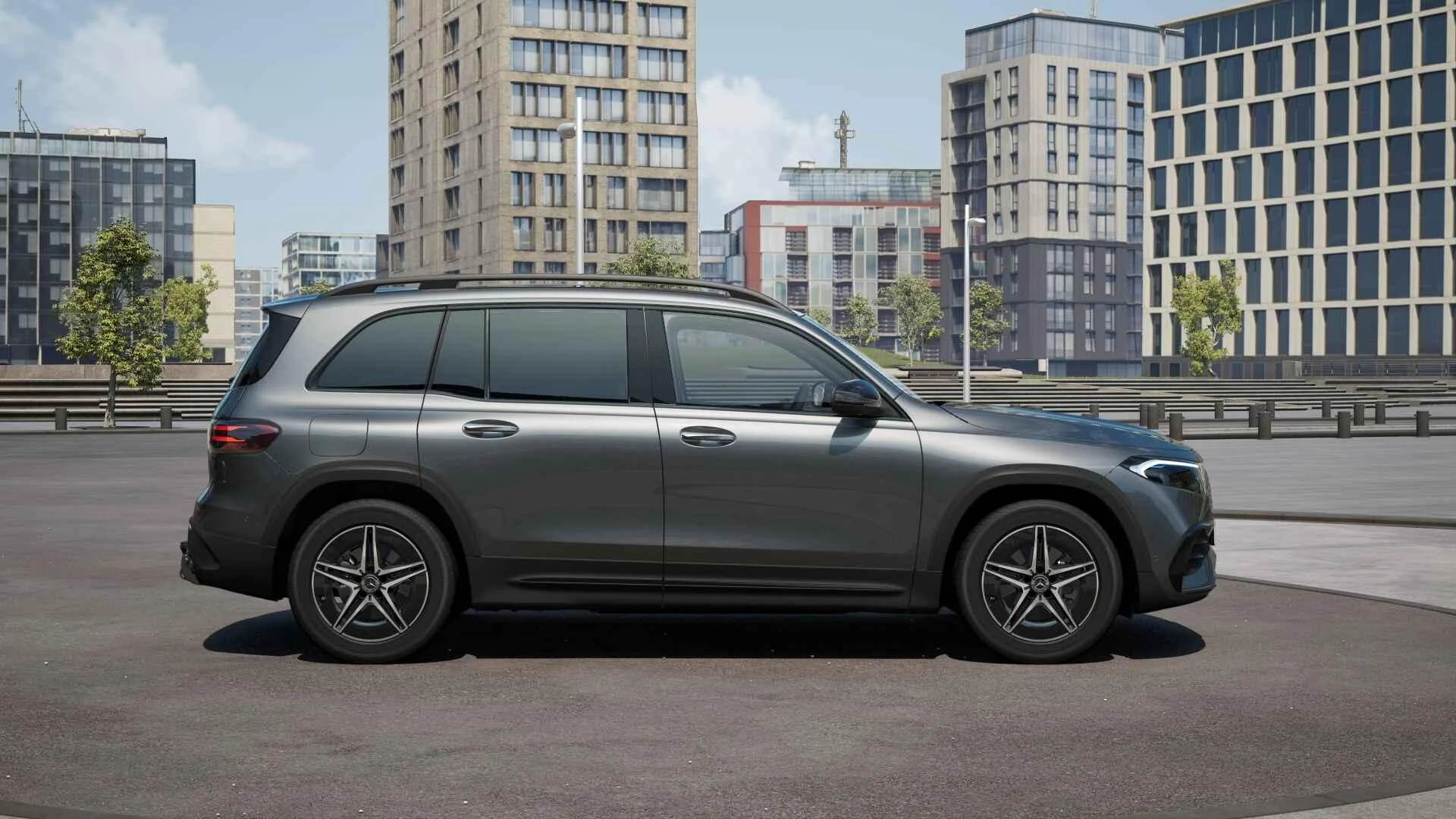 Mercedes-Benz-EQB-image-2