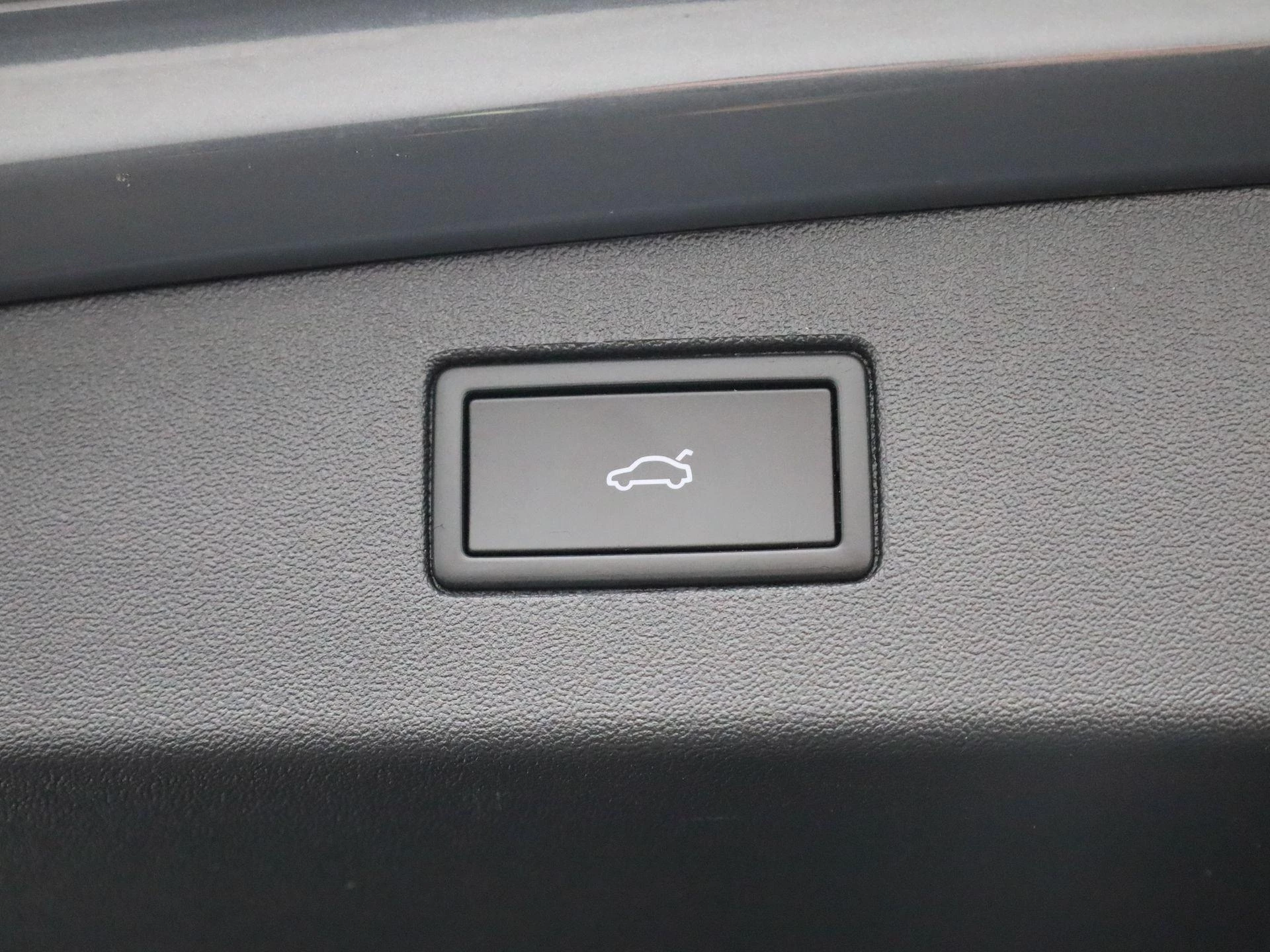 Volkswagen-Tiguan-image-11