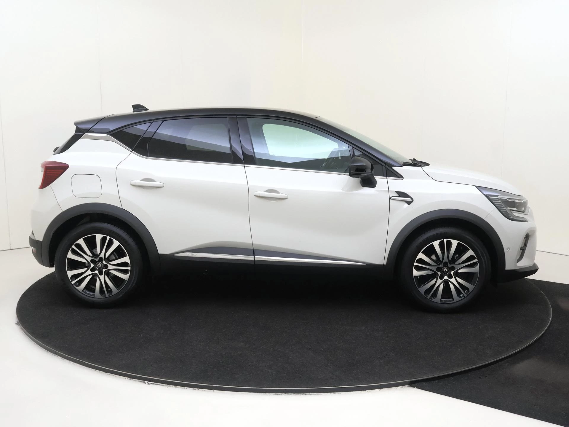 Renault-Captur-image-8