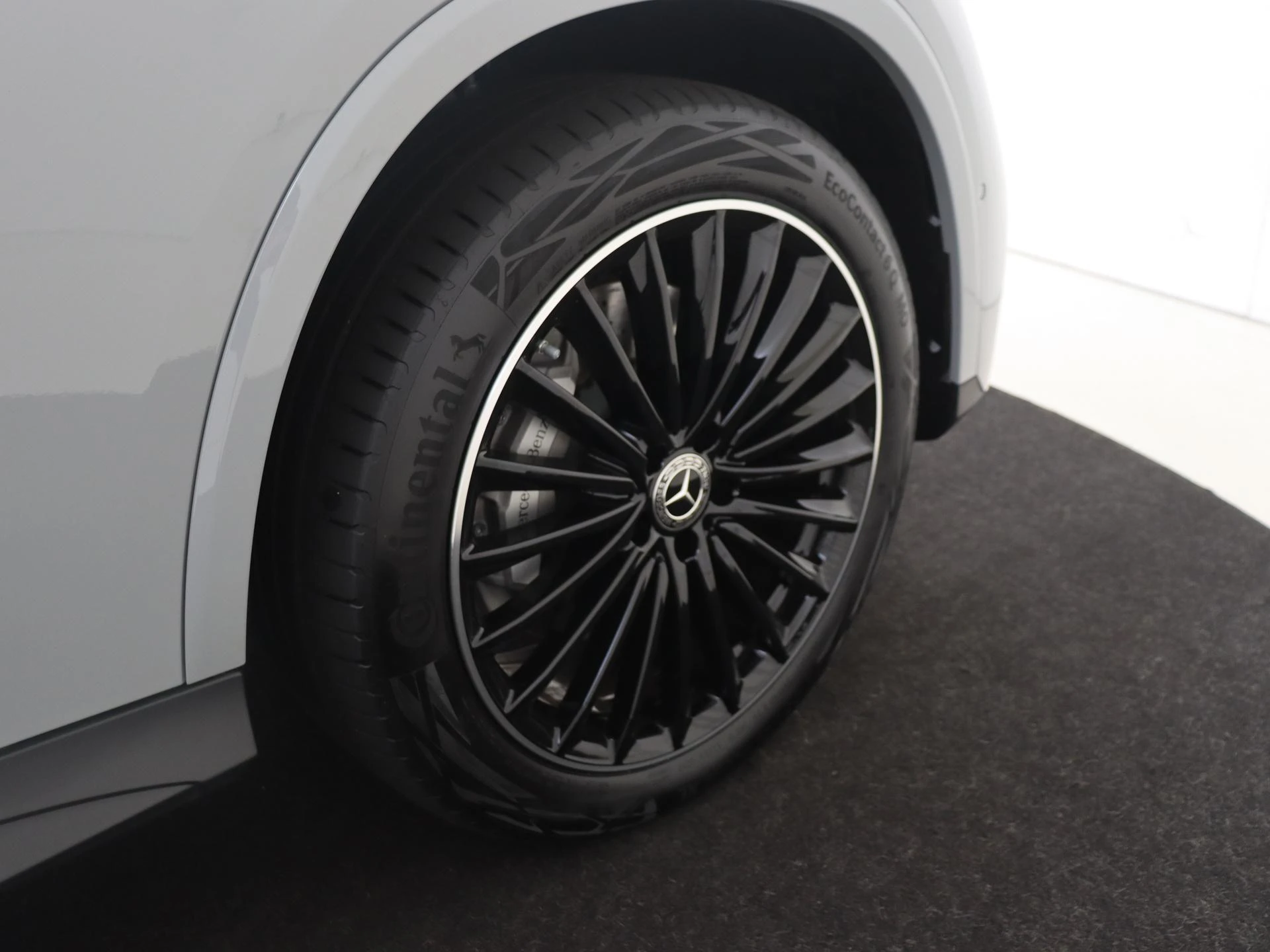 Mercedes-Benz-GLC-image-32
