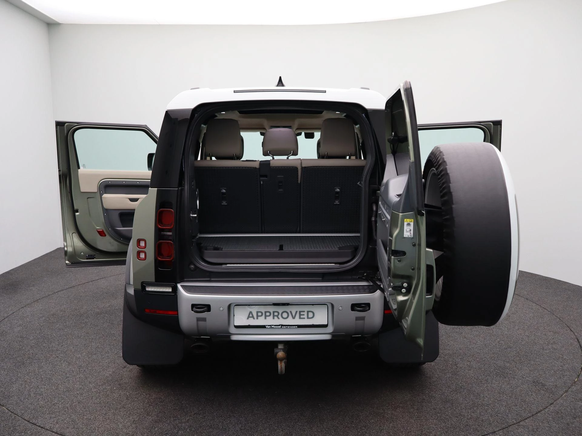 Land Rover-Defender-image-14