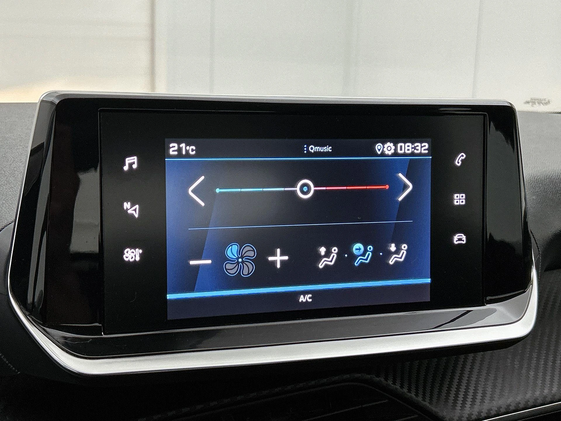 Peugeot-208-image-18