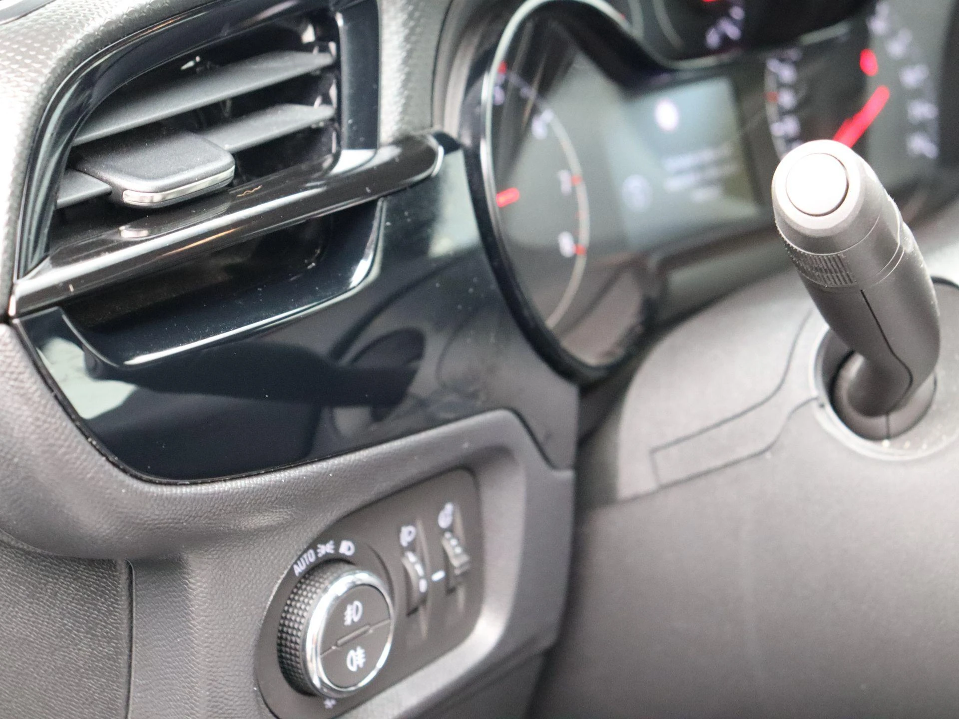 Opel-Corsa-image-9