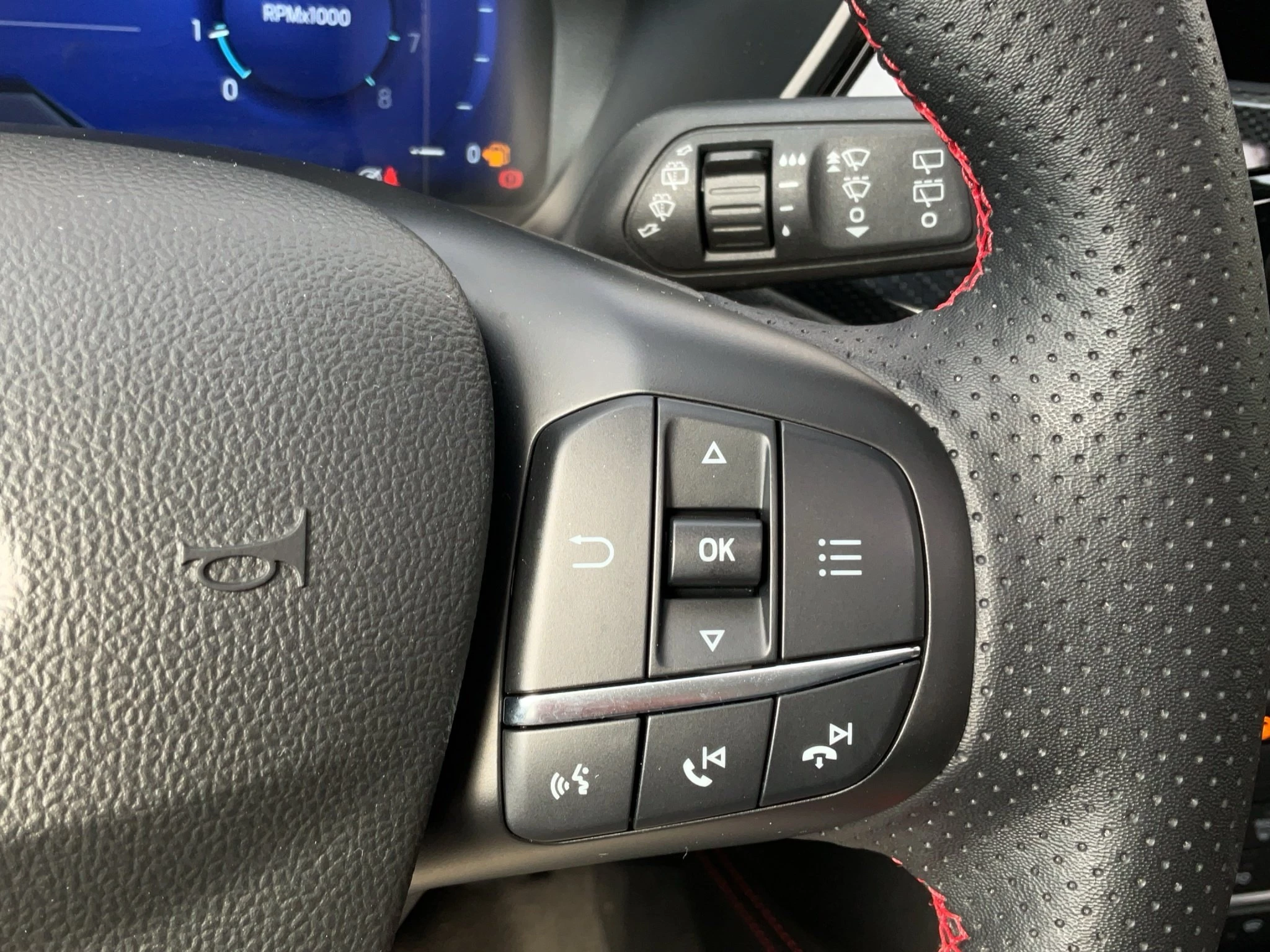 Ford Kuga ST-Line X*PANO*AHK*KAM*ACC*NAVI*SOUND-SYS.