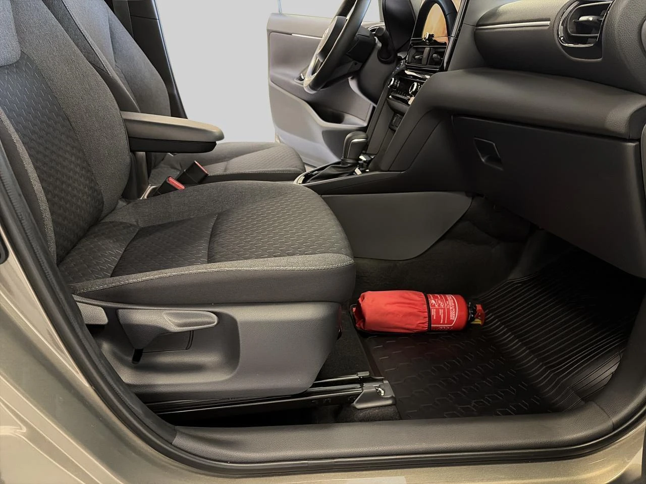 Toyota-Yaris Cross-image-19