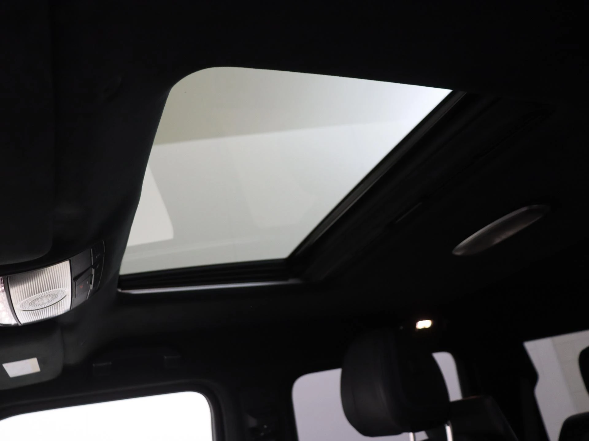 Mercedes-Benz-G-Klasse-image-26