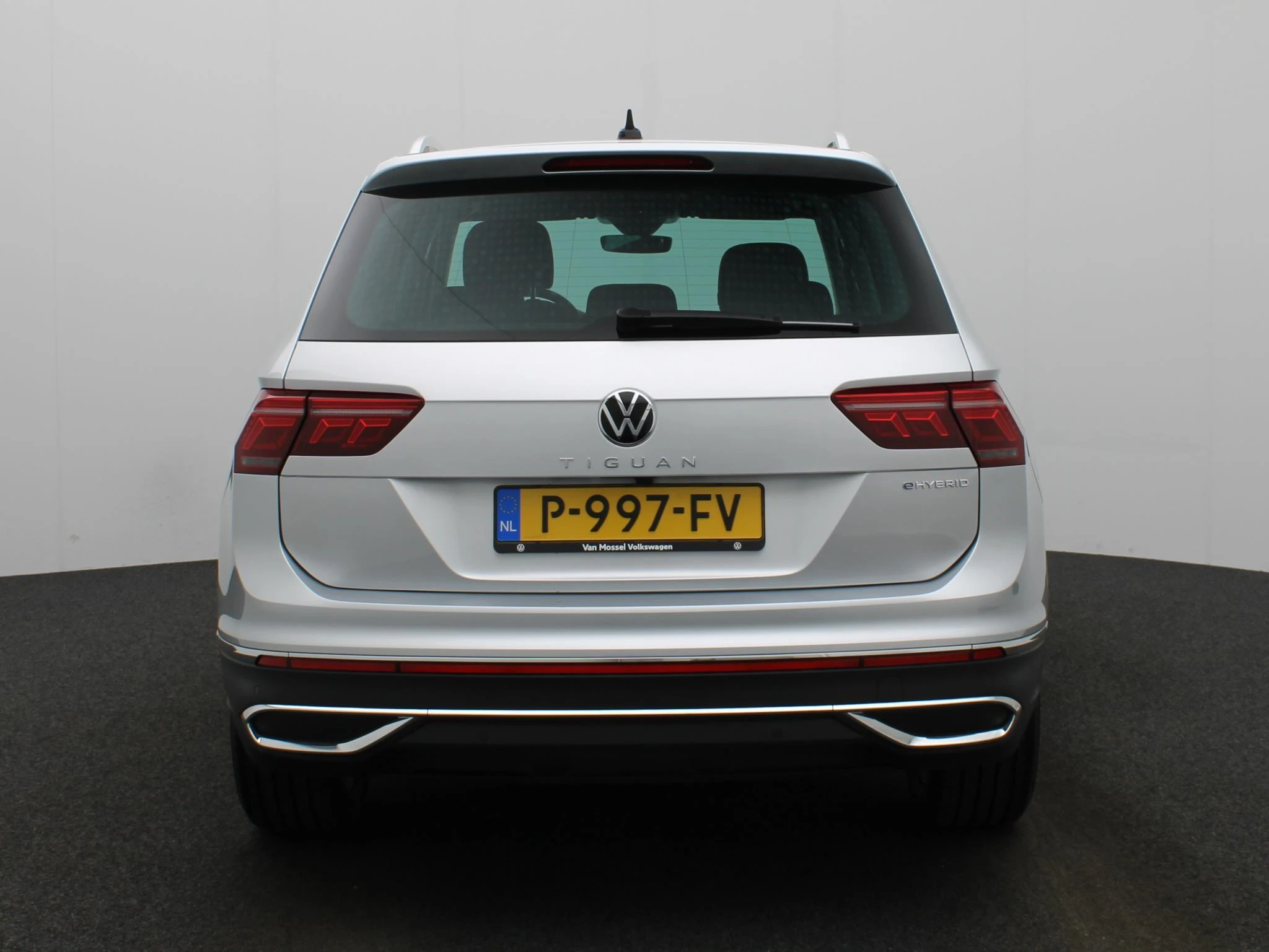 Volkswagen-Tiguan-image-4