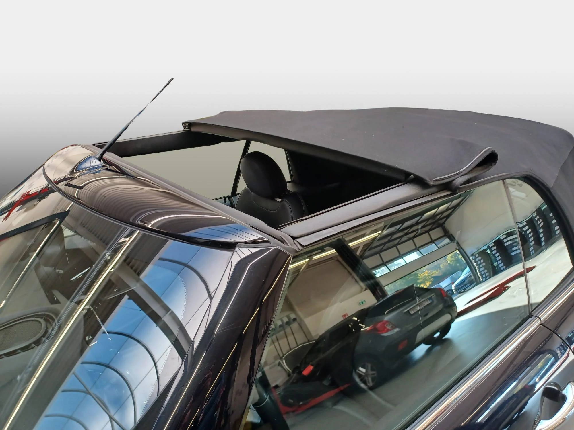 MINI-Cooper Cabrio-image-10