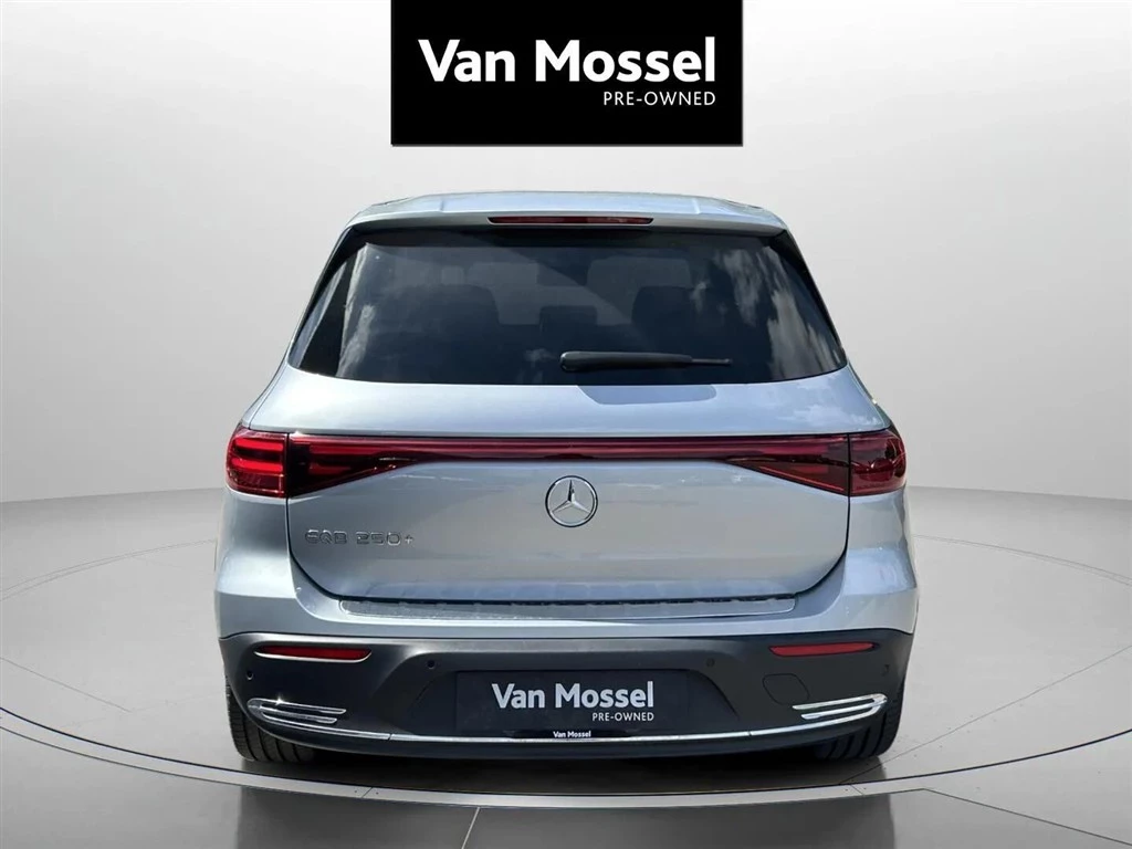 Mercedes-Benz-EQB-image-5