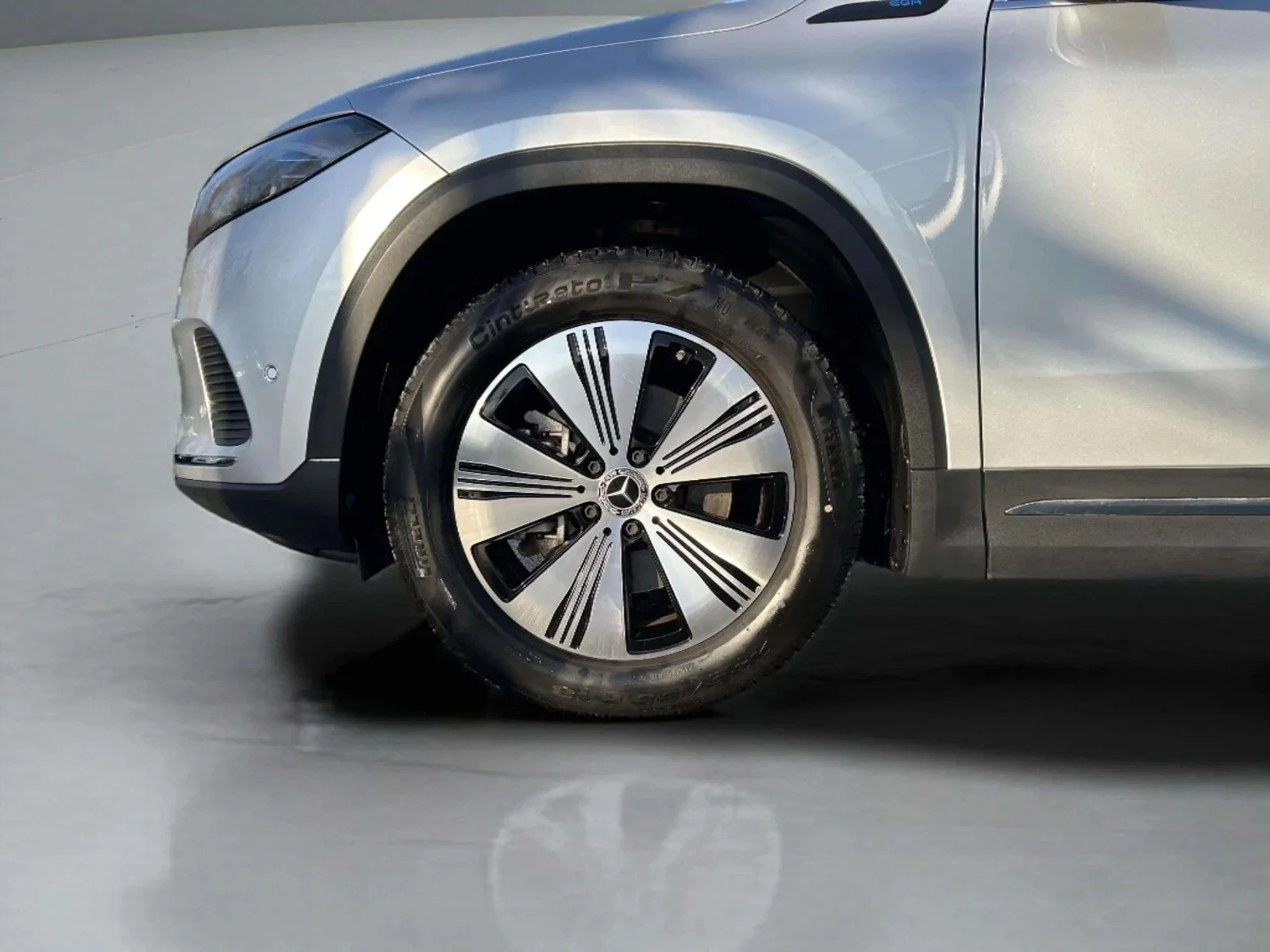 Mercedes-Benz-EQA-image-9