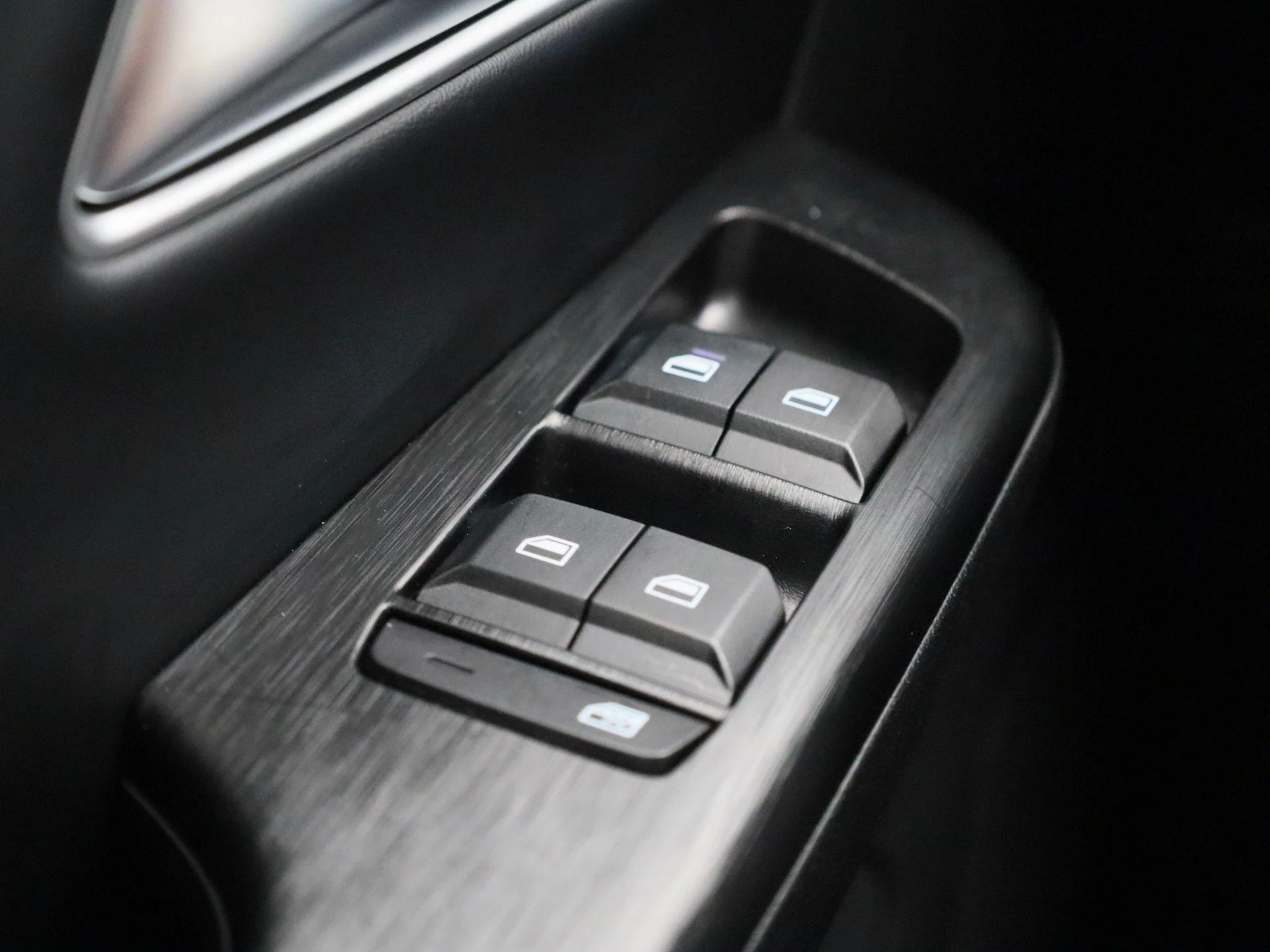 MG-ZS-image-29