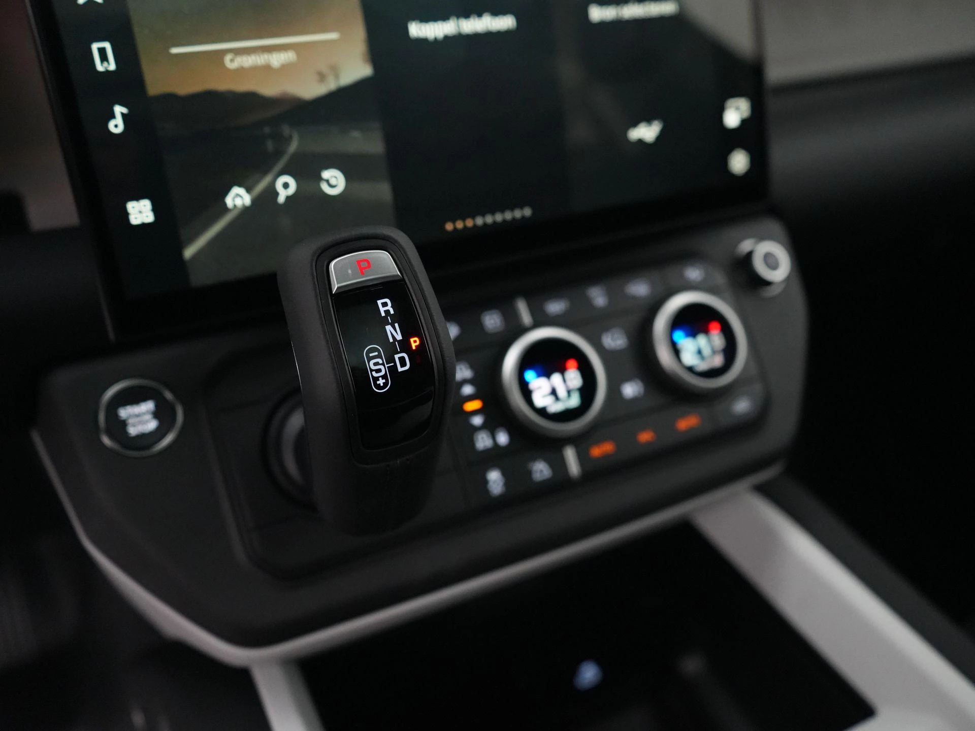 Land Rover-Defender-image-18