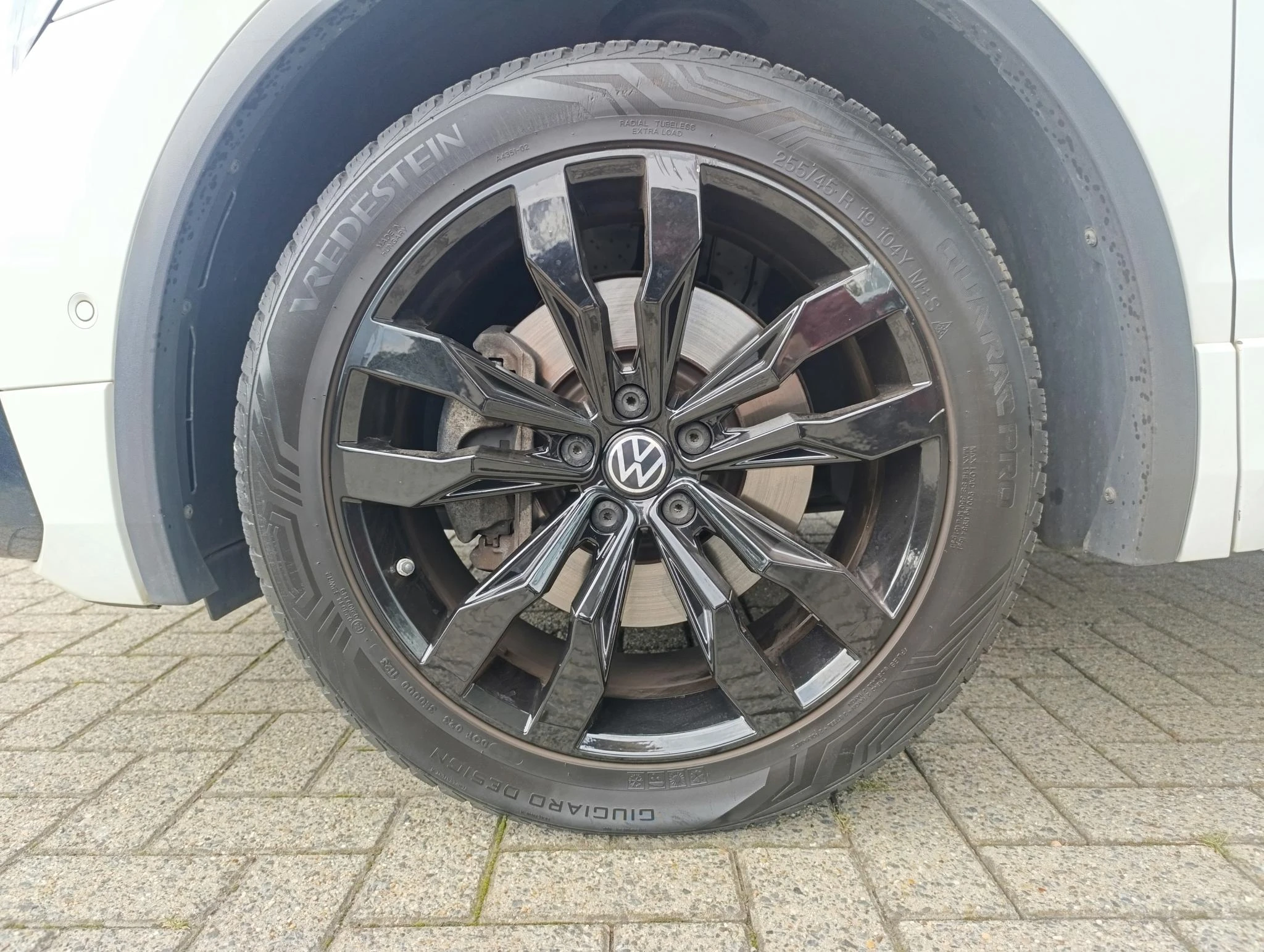 Volkswagen-Tiguan-image-8