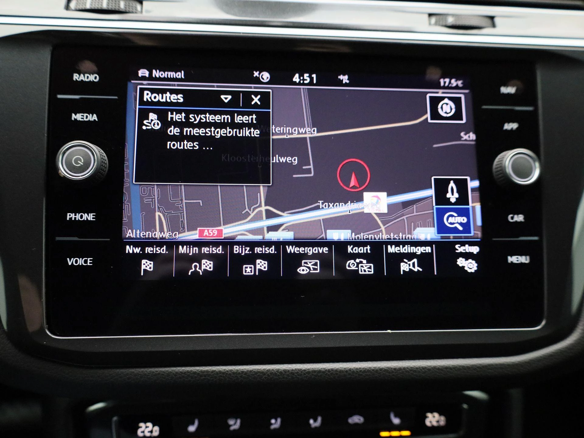 Volkswagen-Tiguan-image-19