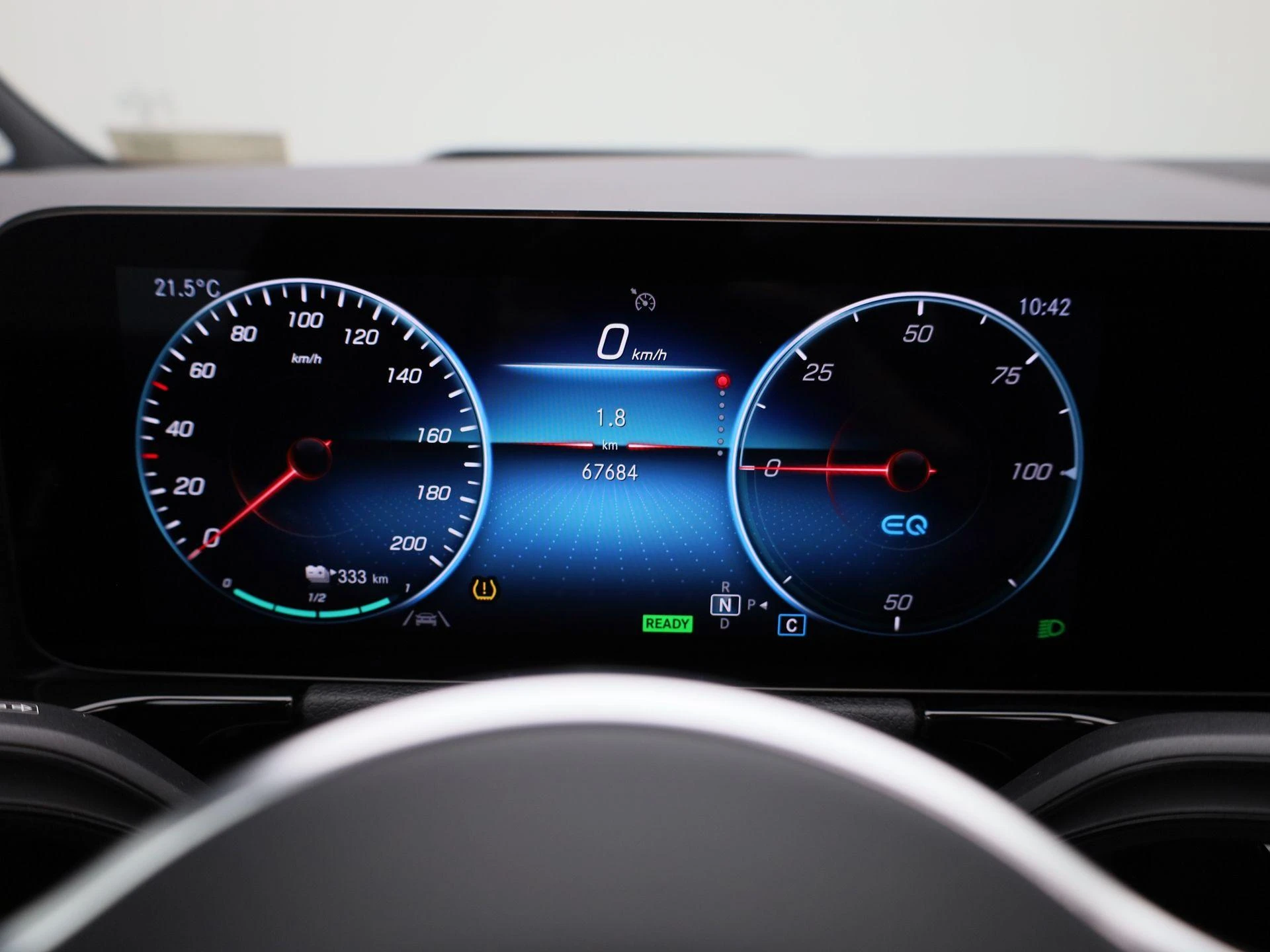 Mercedes-Benz-EQA-image-18