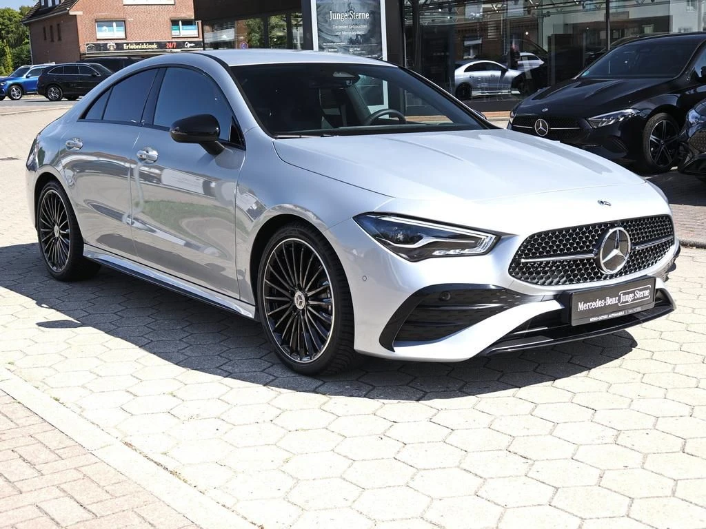 Mercedes-Benz-CLA 200-image-4