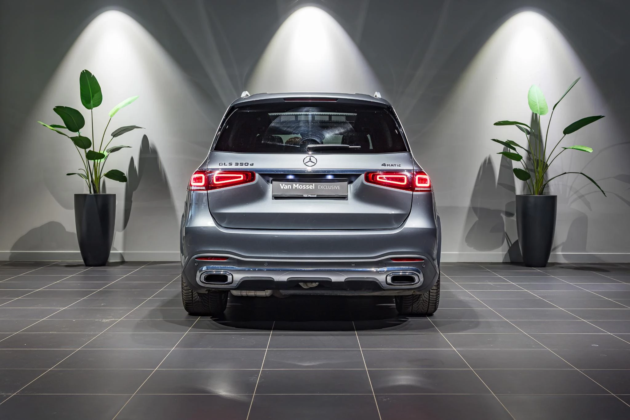 Mercedes-Benz-GLS-image-4
