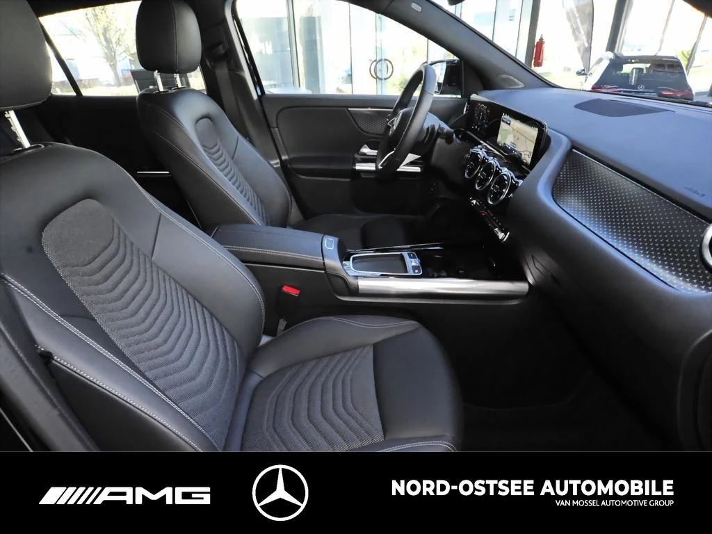 Mercedes-Benz-GLA-image-8