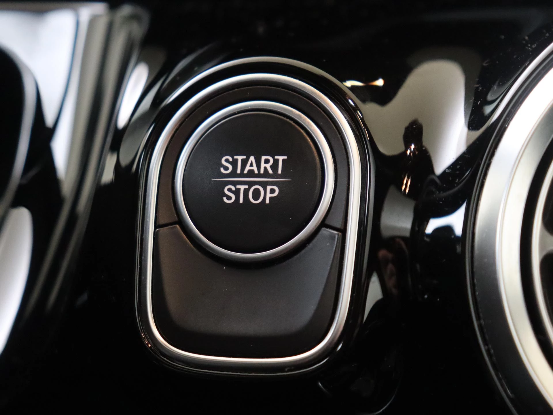 Mercedes-Benz-EQA-image-22
