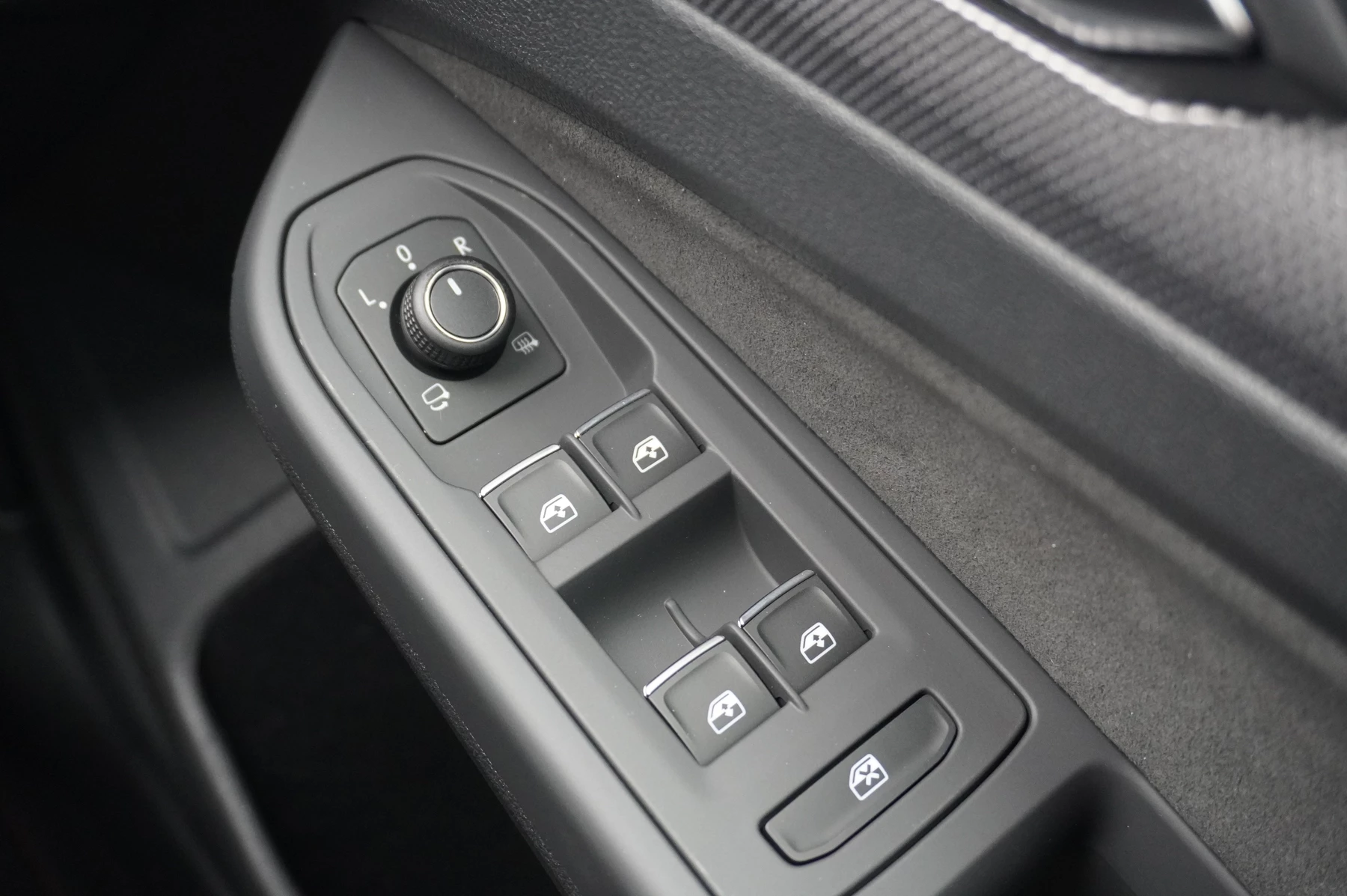 Volkswagen-Golf-image-37