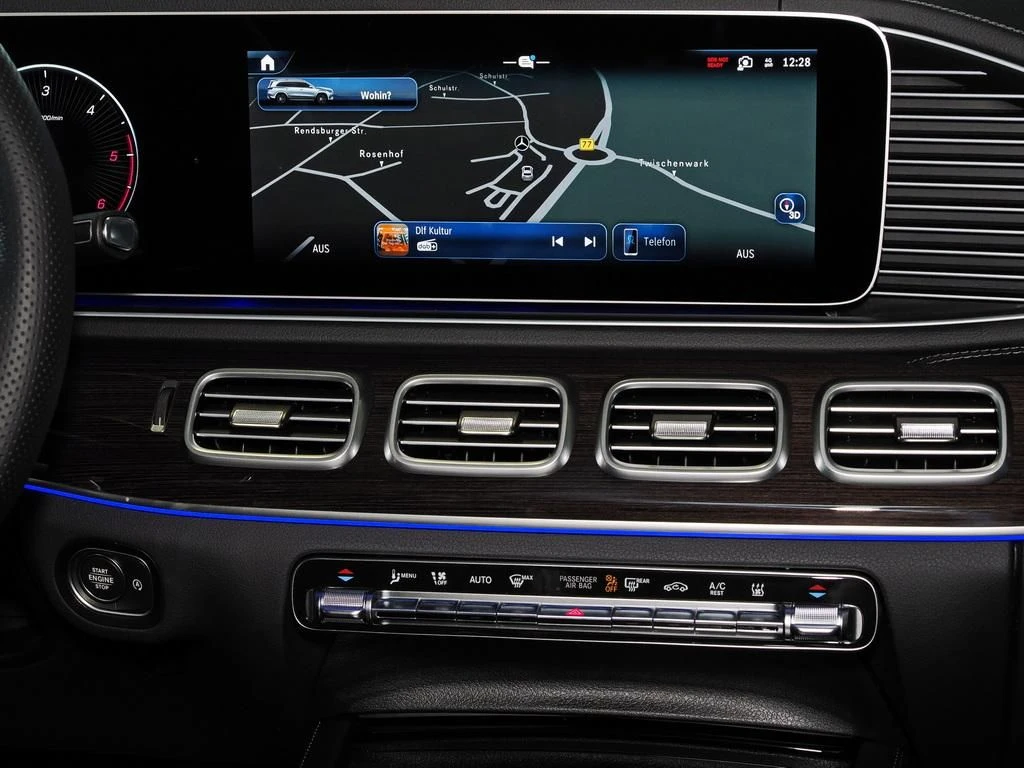 Mercedes-Benz-GLS 450 d-image-12