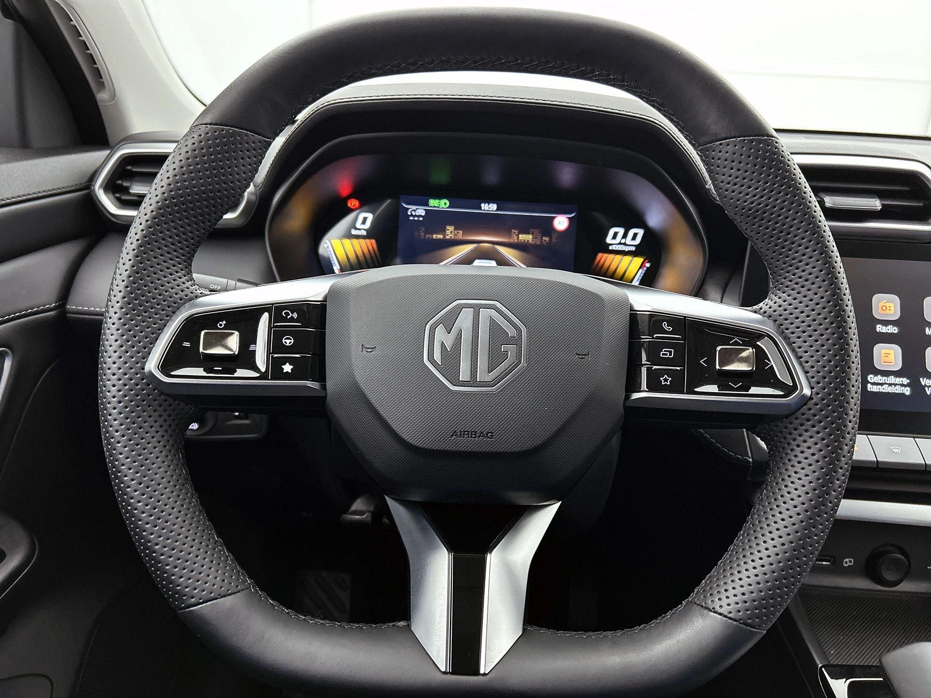 MG-ZS-image-30