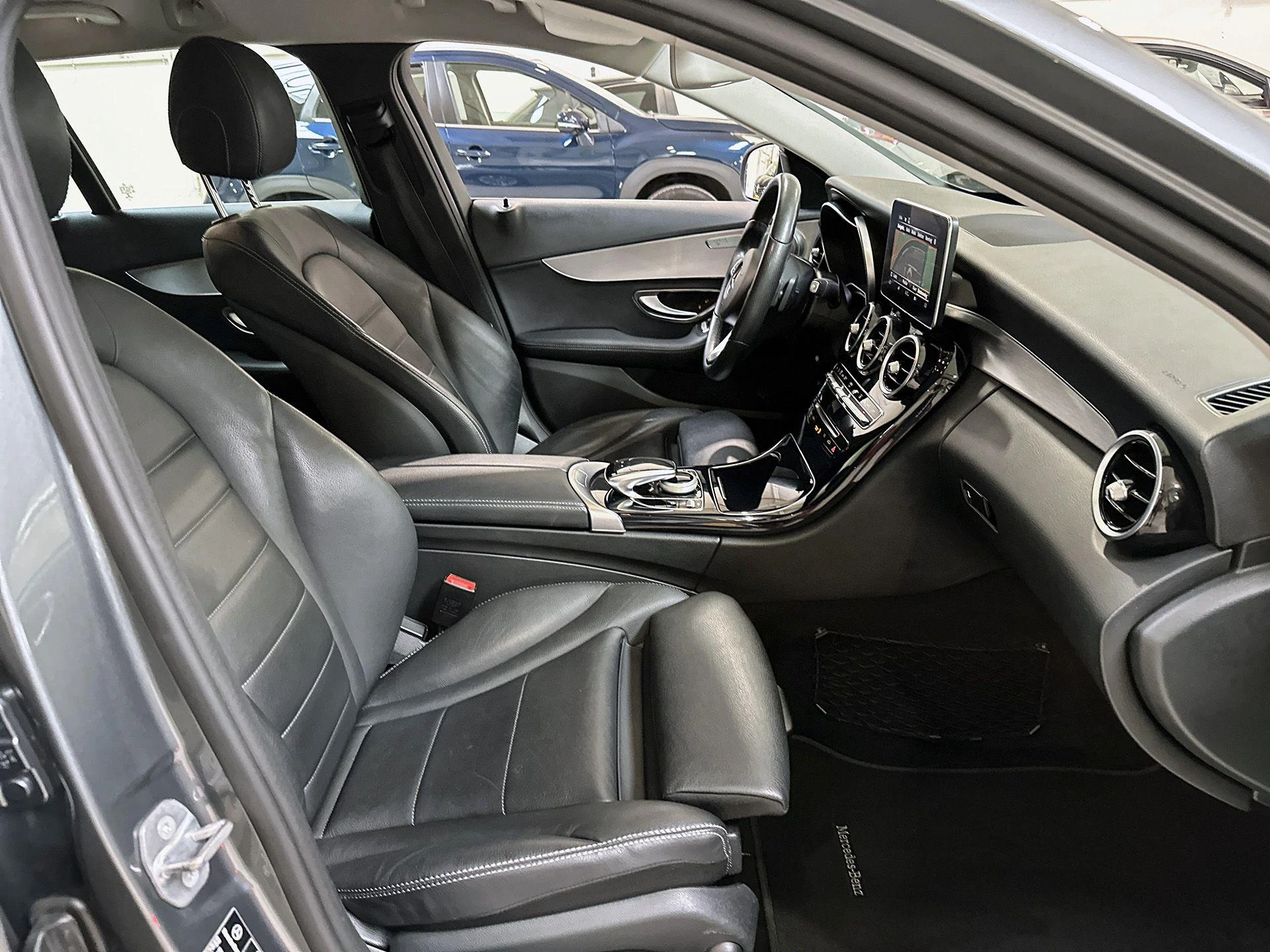 Mercedes-Benz-C-Klasse-image-31