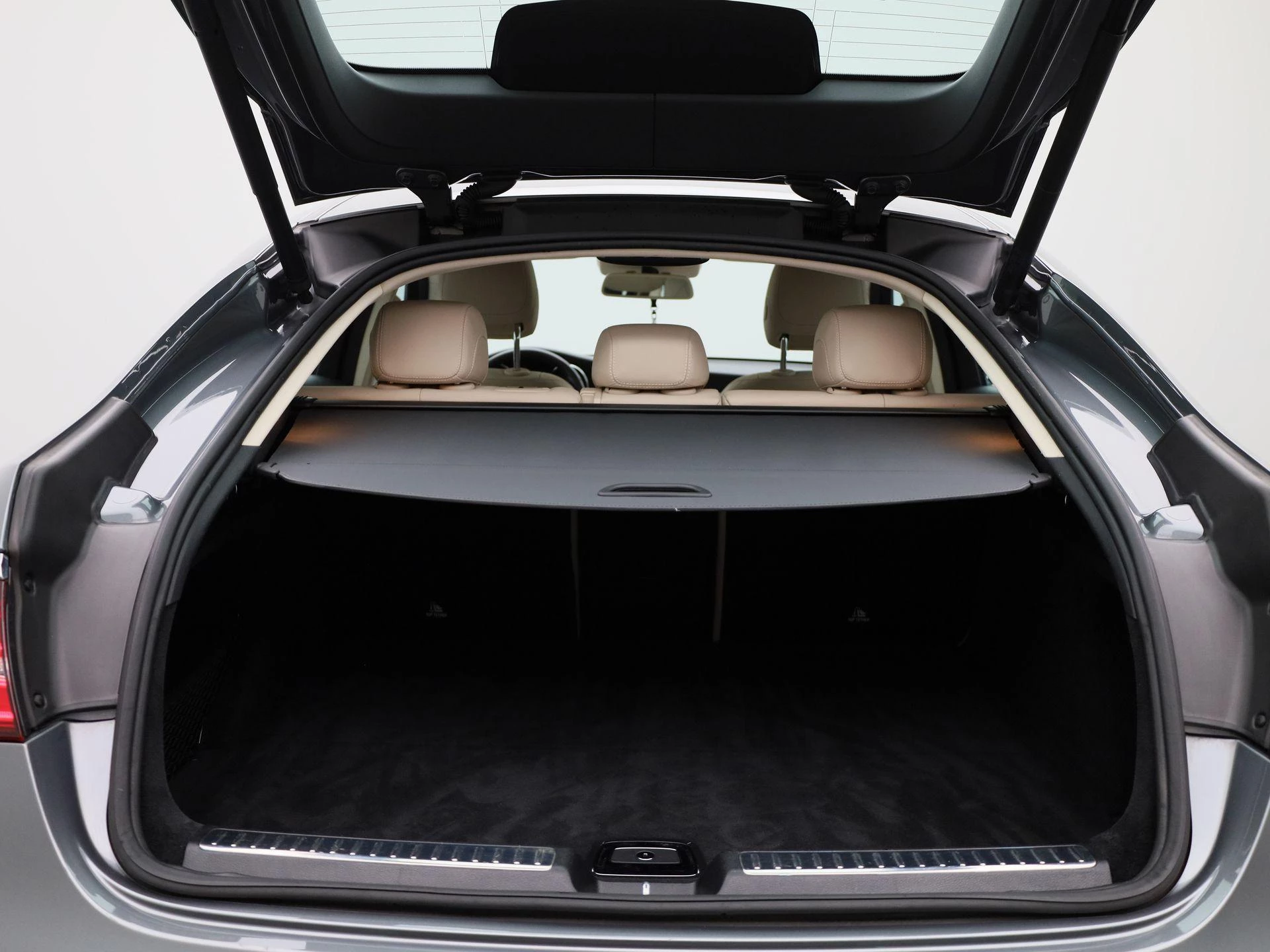 Mercedes-Benz-GLC-image-13