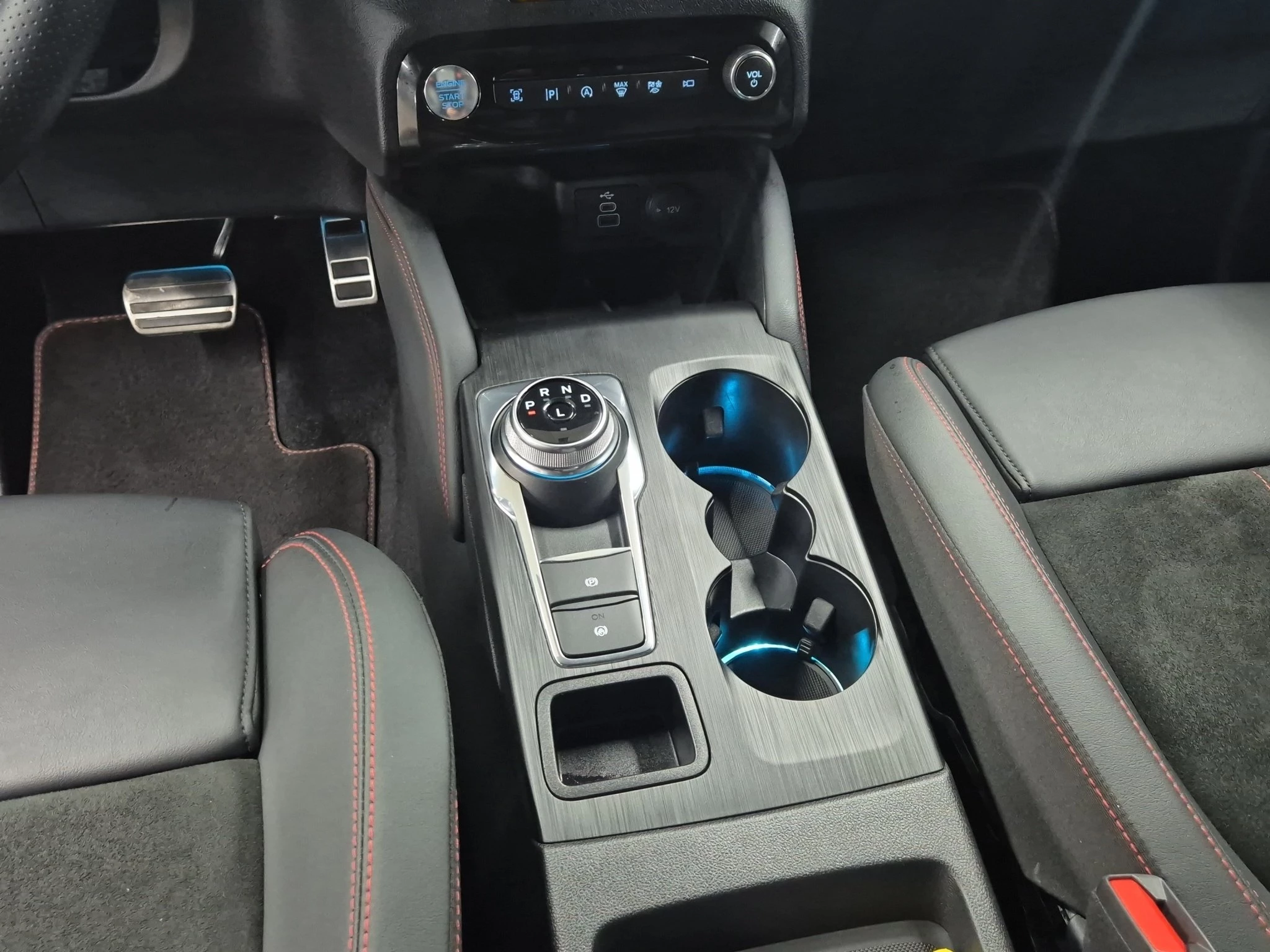 Ford Kuga ST-Line X Aut.*360GRAD*LED-MATRIX*NAVI*GRA*WINTER-PKT.